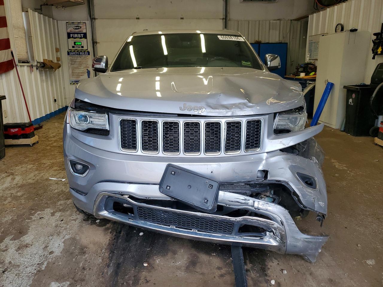 2014 Jeep Grand Cherokee Overland Серебряный vin: 1C4RJFCGXEC245491