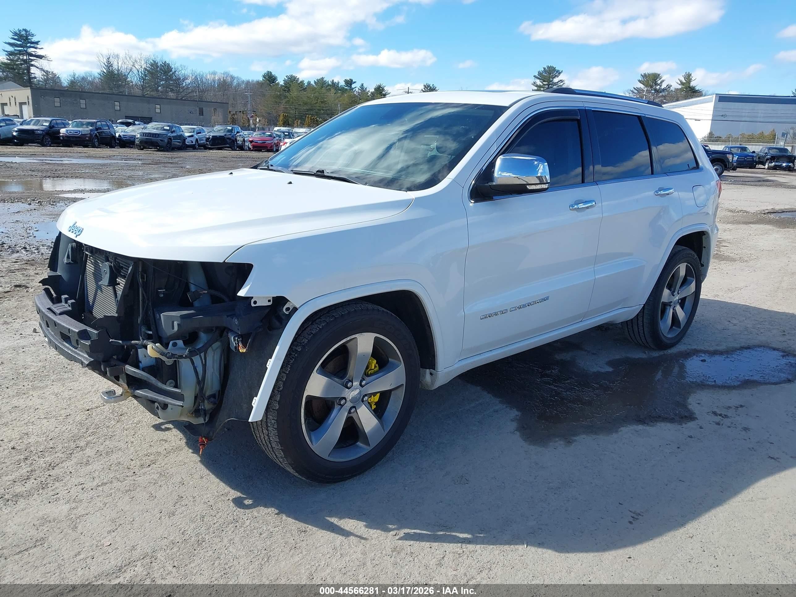 2014 Jeep Grand Cherokee Overland White vin: 1C4RJFCGXEC355649