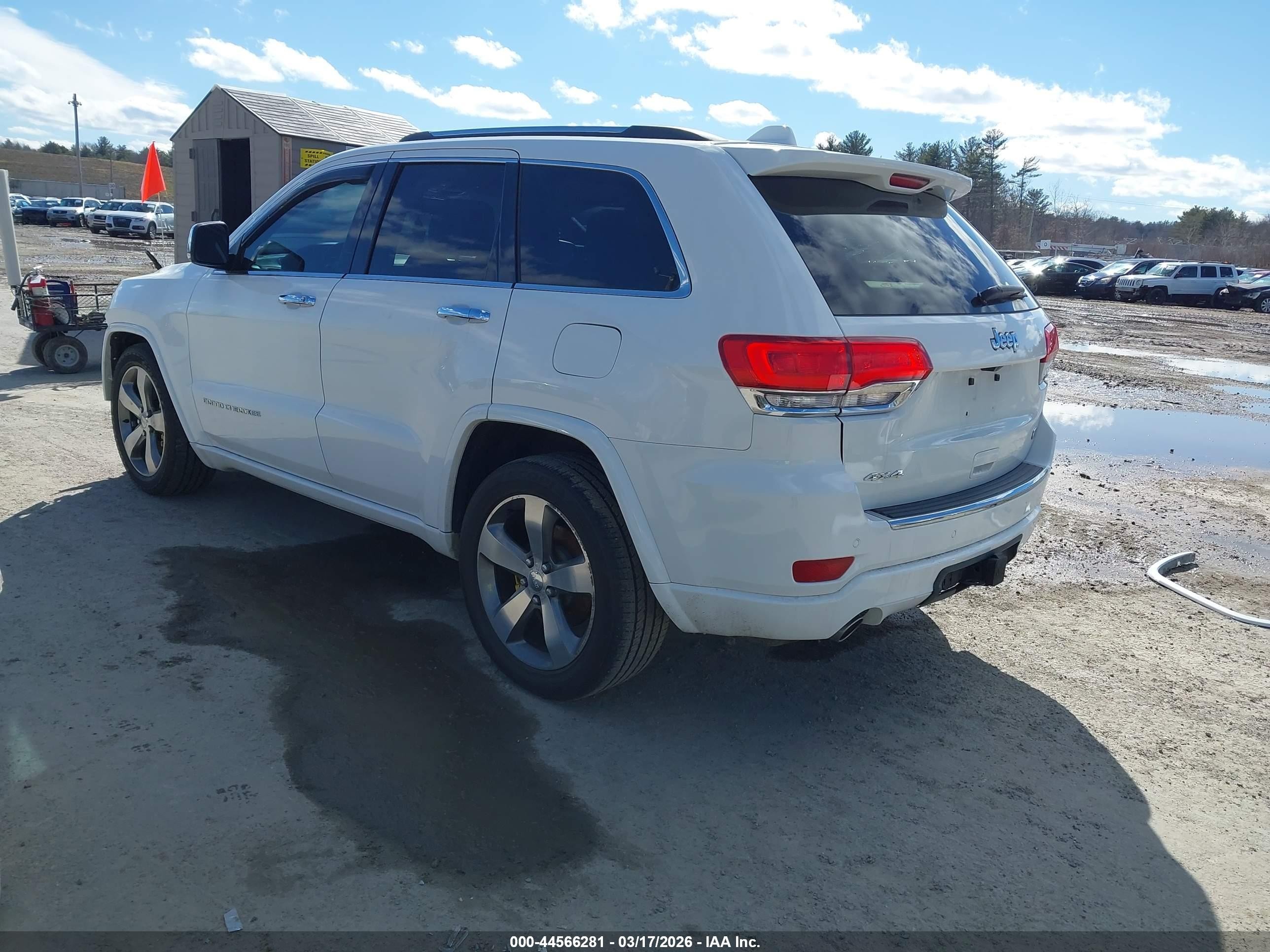 2014 Jeep Grand Cherokee Overland White vin: 1C4RJFCGXEC355649