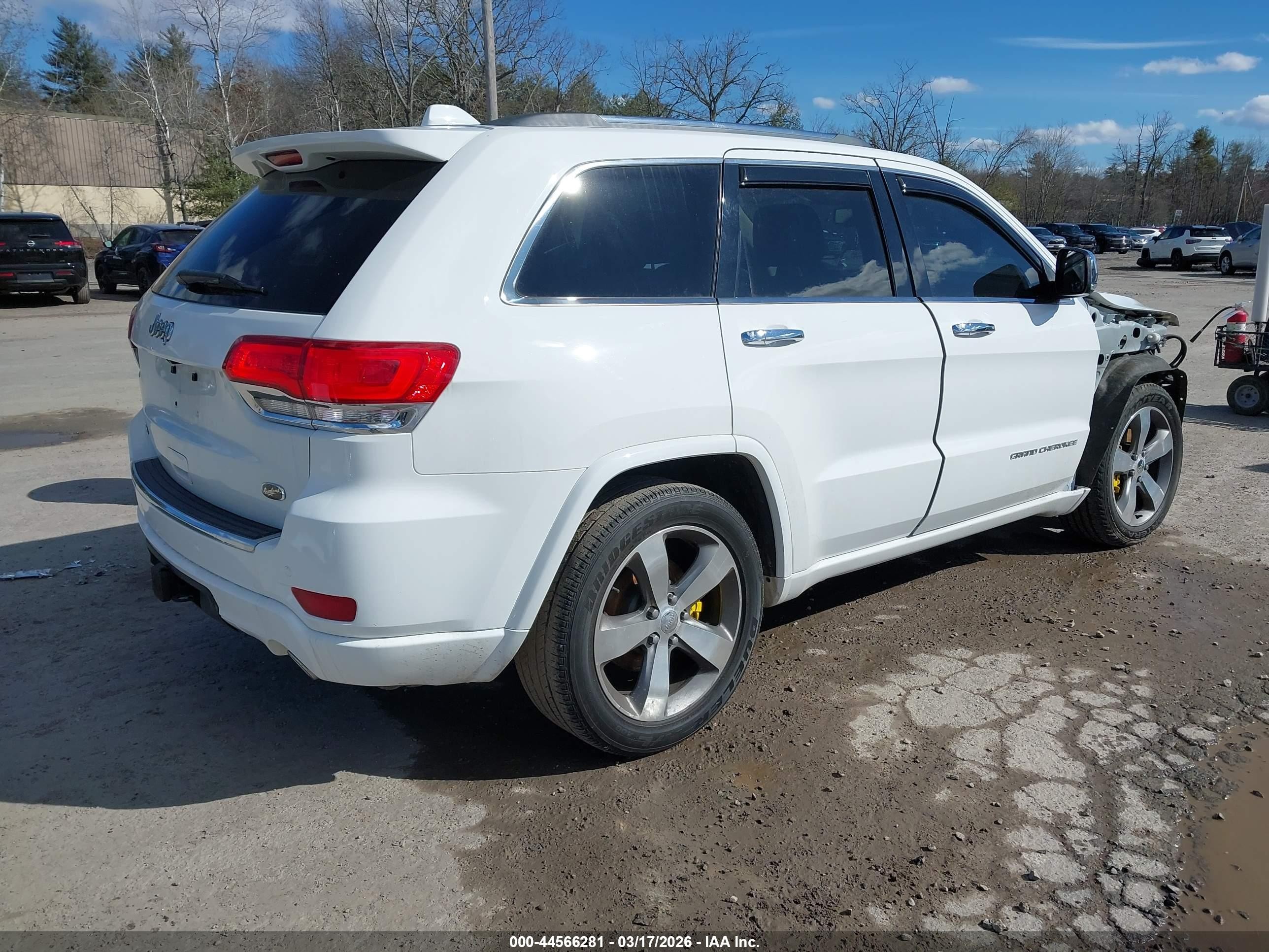 2014 Jeep Grand Cherokee Overland White vin: 1C4RJFCGXEC355649