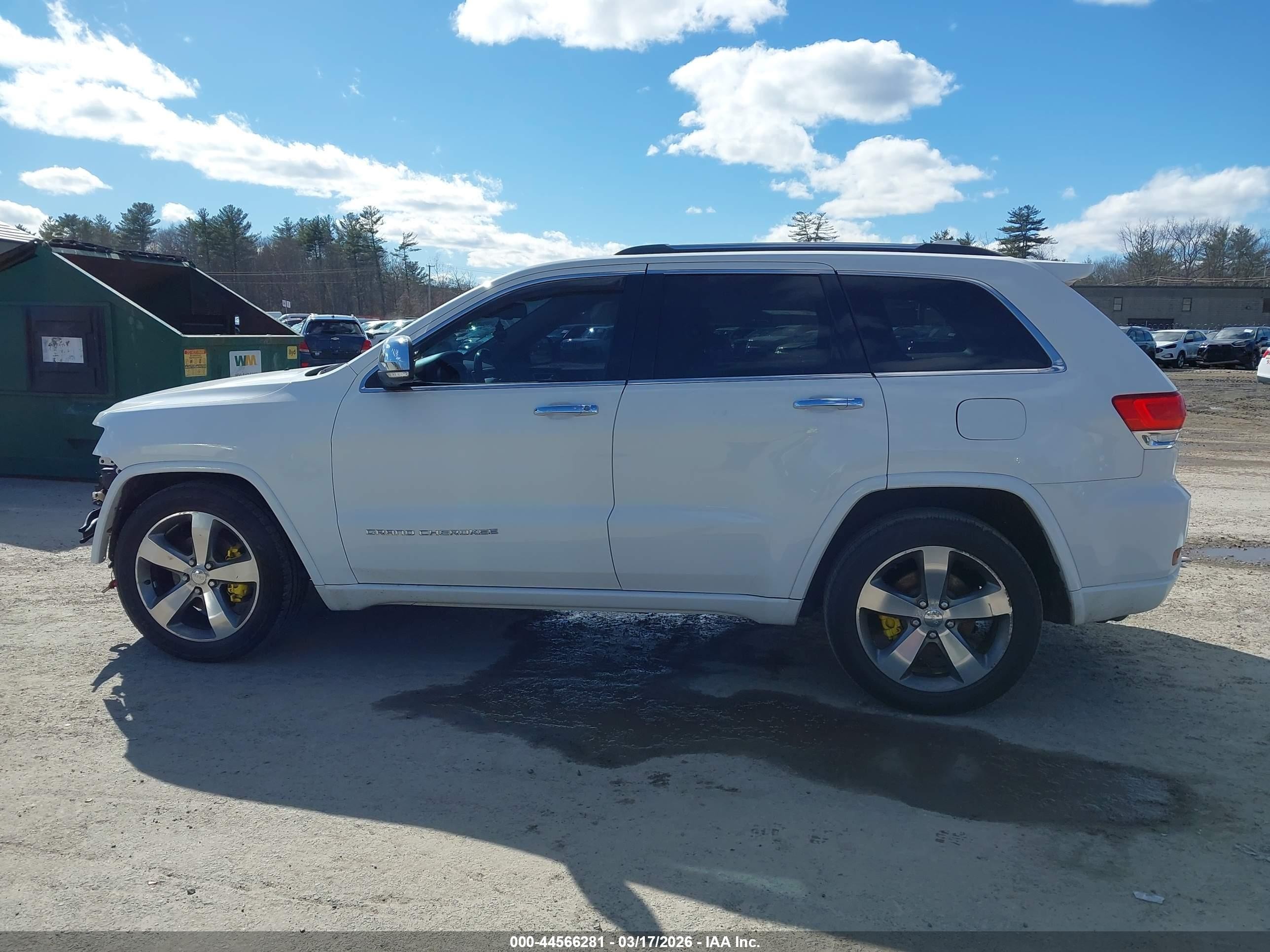 2014 Jeep Grand Cherokee Overland White vin: 1C4RJFCGXEC355649