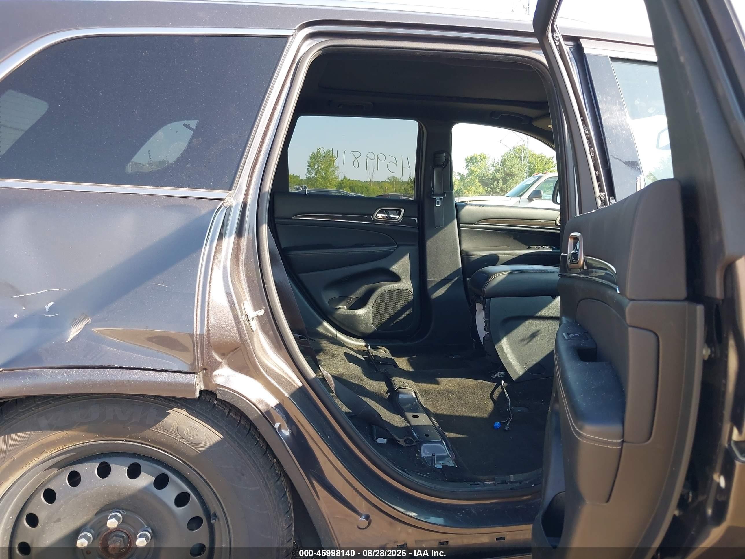 2014 Jeep Grand Cherokee Overland Gray vin: 1C4RJFCGXEC523015