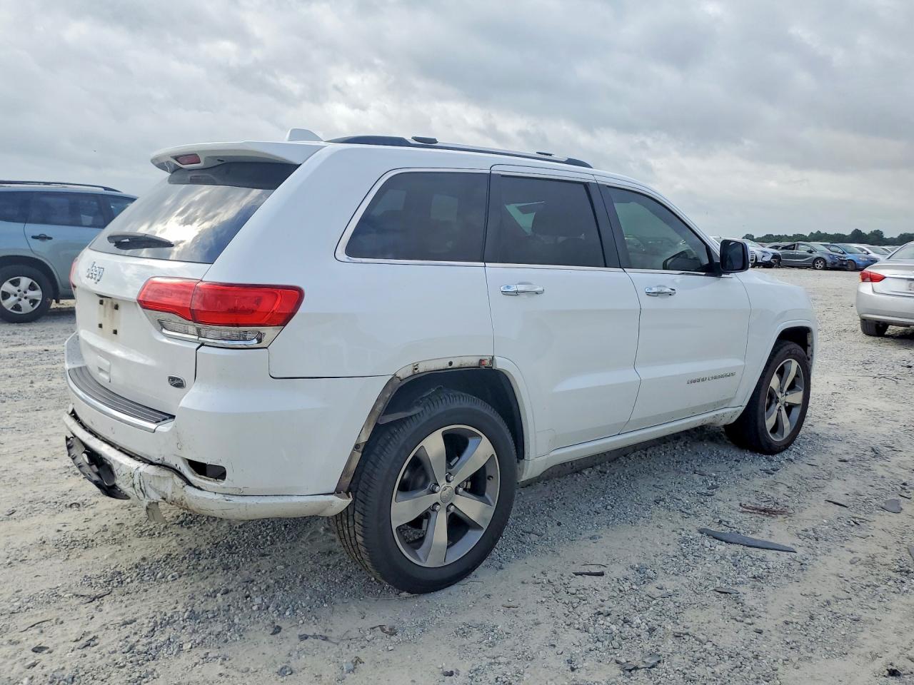 2015 Jeep Grand Cherokee Overland White vin: 1C4RJFCGXFC210130