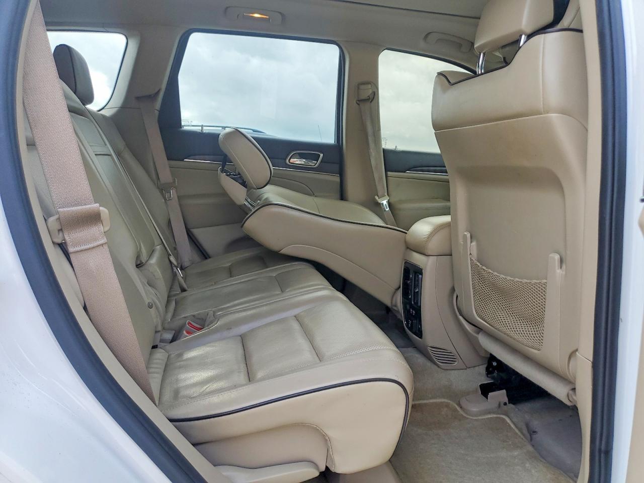 2015 Jeep Grand Cherokee Overland White vin: 1C4RJFCGXFC210130