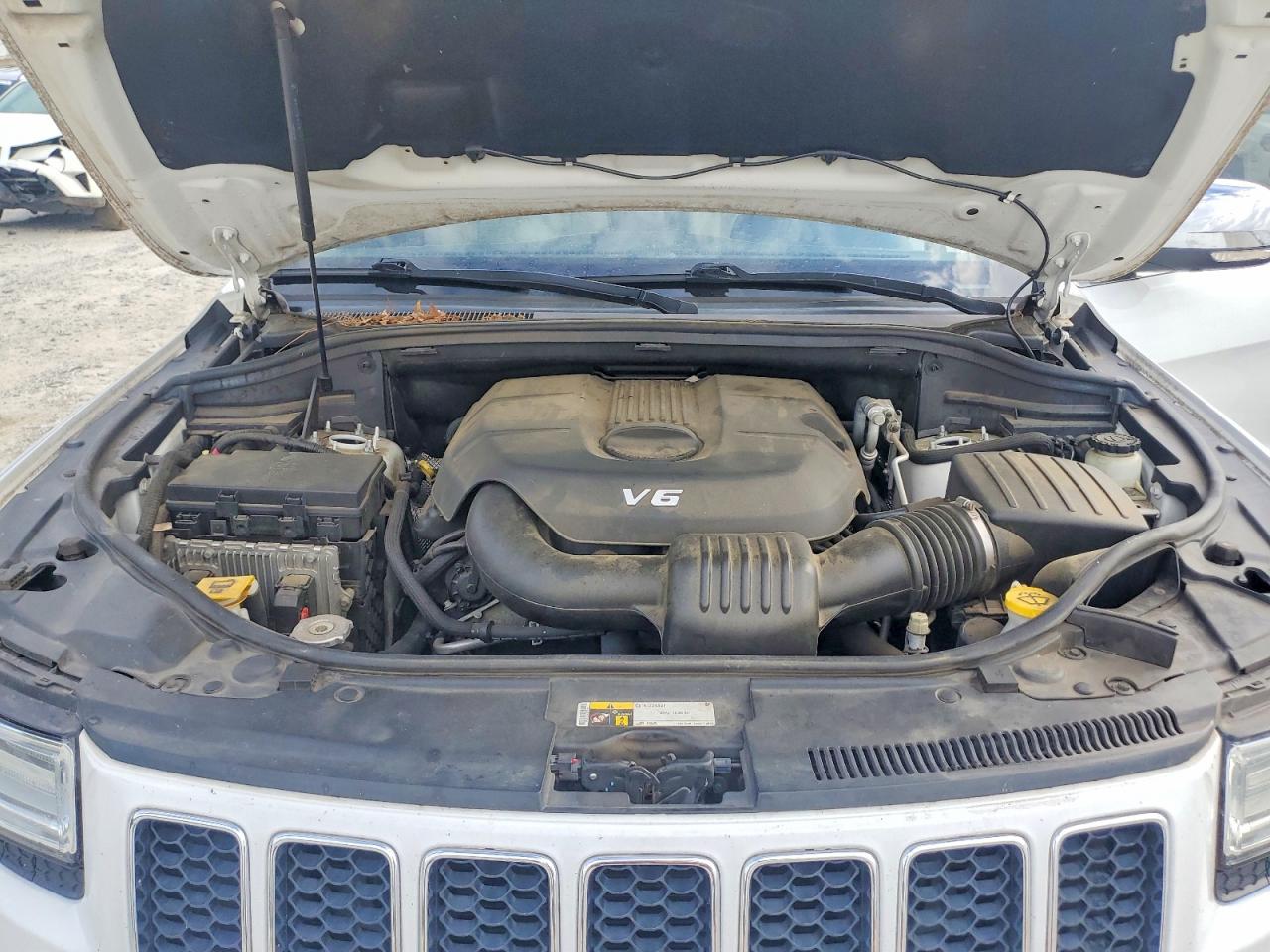 2015 Jeep Grand Cherokee Overland White vin: 1C4RJFCGXFC210130