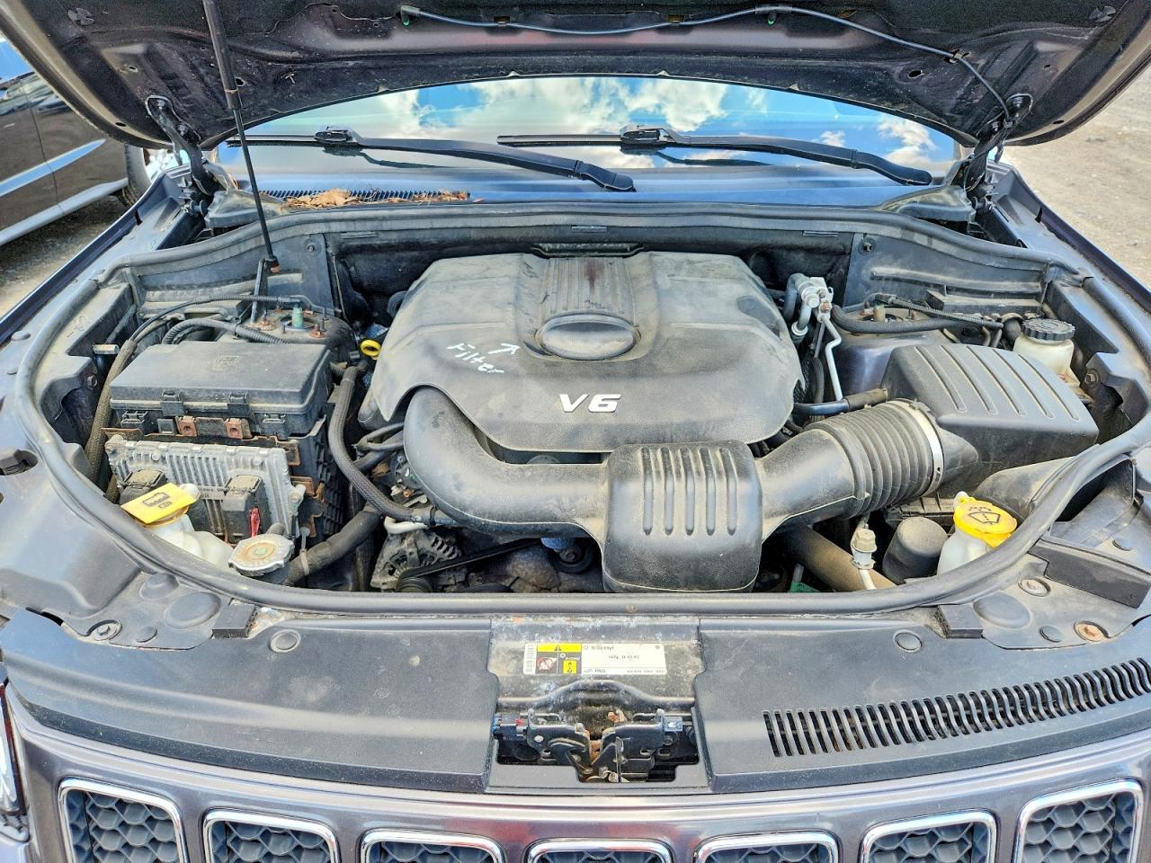 2015 Jeep Grand Cherokee Overland Gray vin: 1C4RJFCGXFC237201