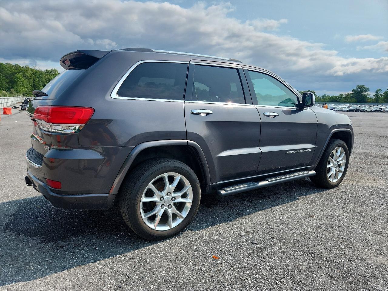 2015 Jeep Grand Cherokee Overland Gray vin: 1C4RJFCGXFC754384