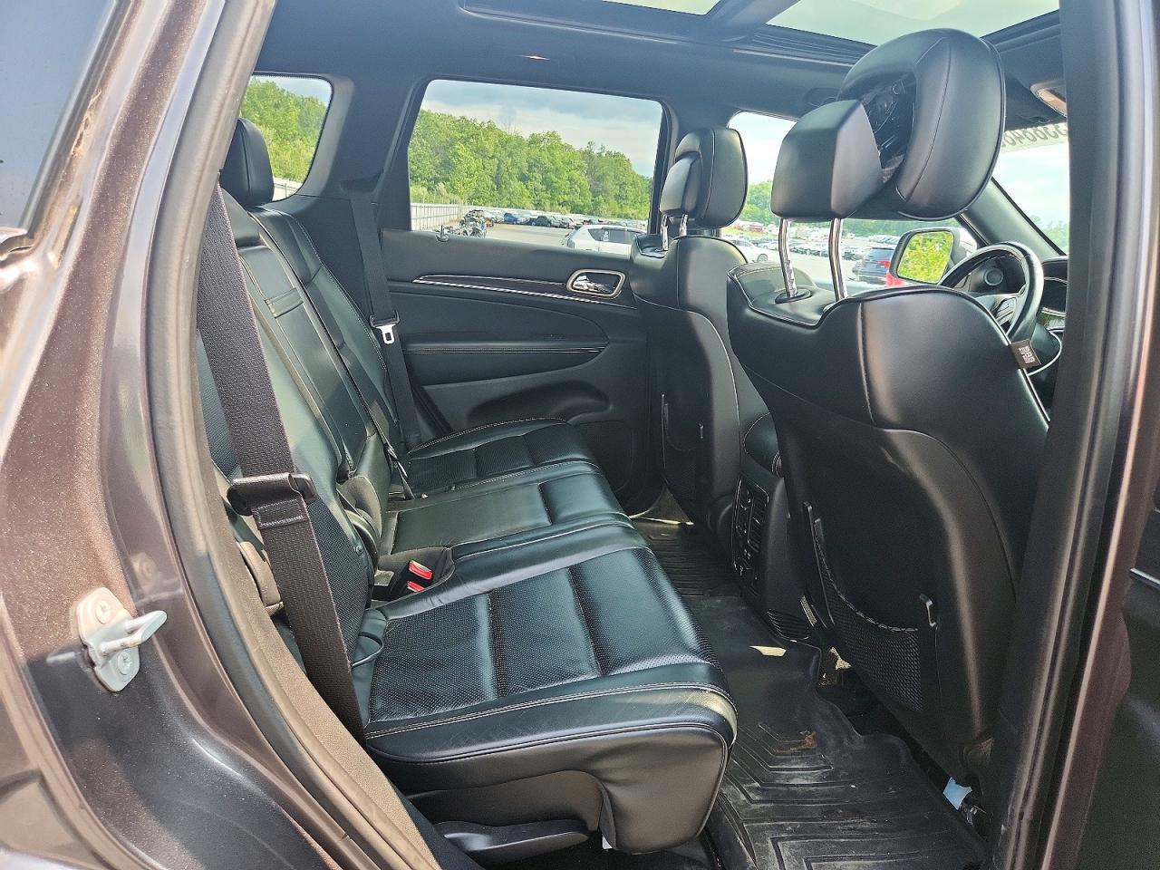 2015 Jeep Grand Cherokee Overland Gray vin: 1C4RJFCGXFC754384