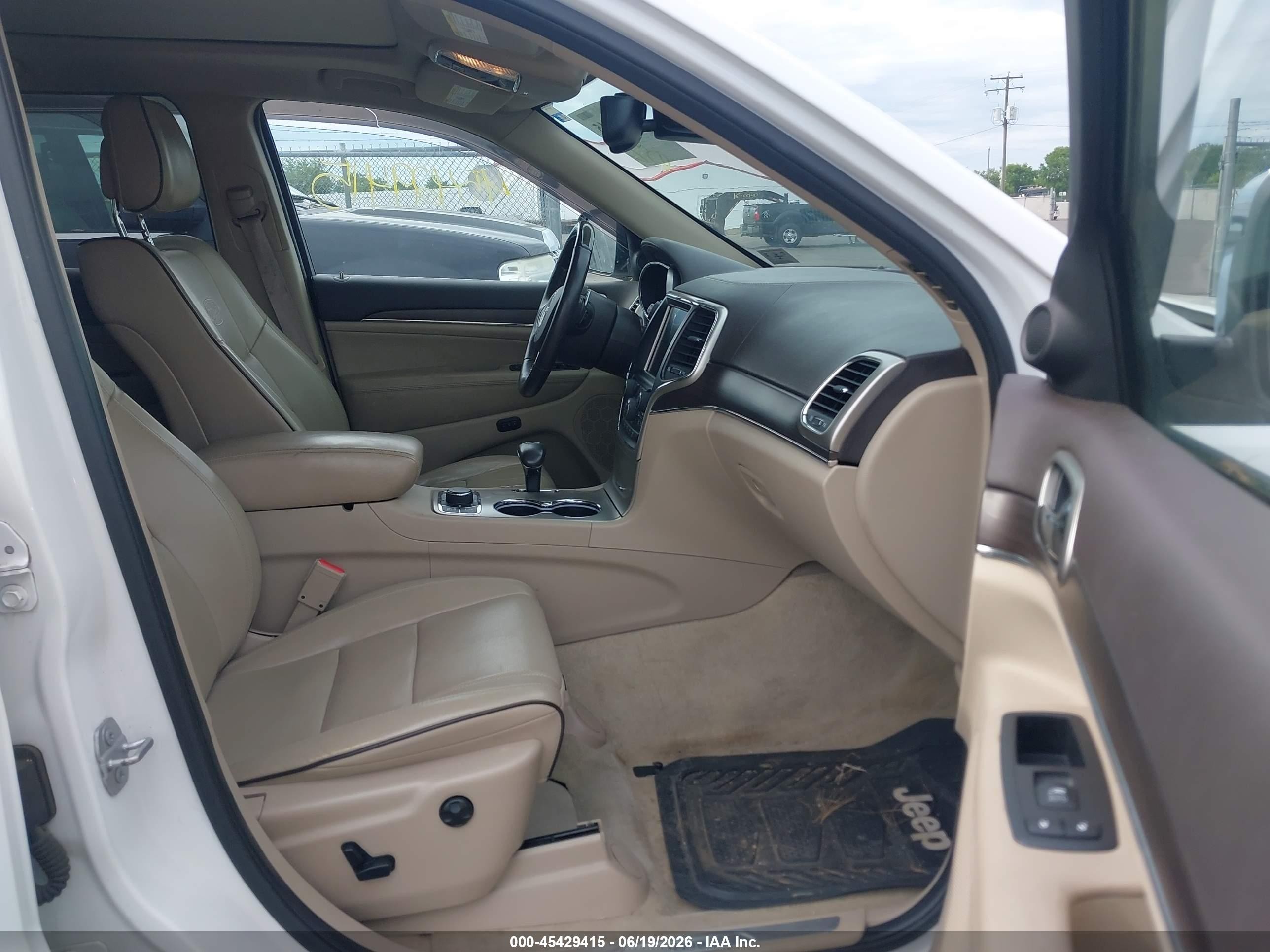 2015 Jeep Grand Cherokee Overland Белый vin: 1C4RJFCGXFC768978