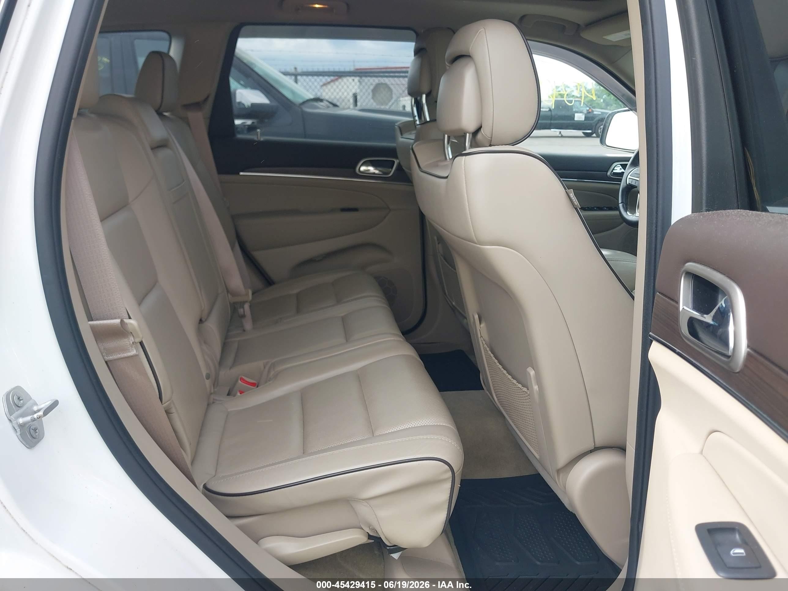 2015 Jeep Grand Cherokee Overland Белый vin: 1C4RJFCGXFC768978