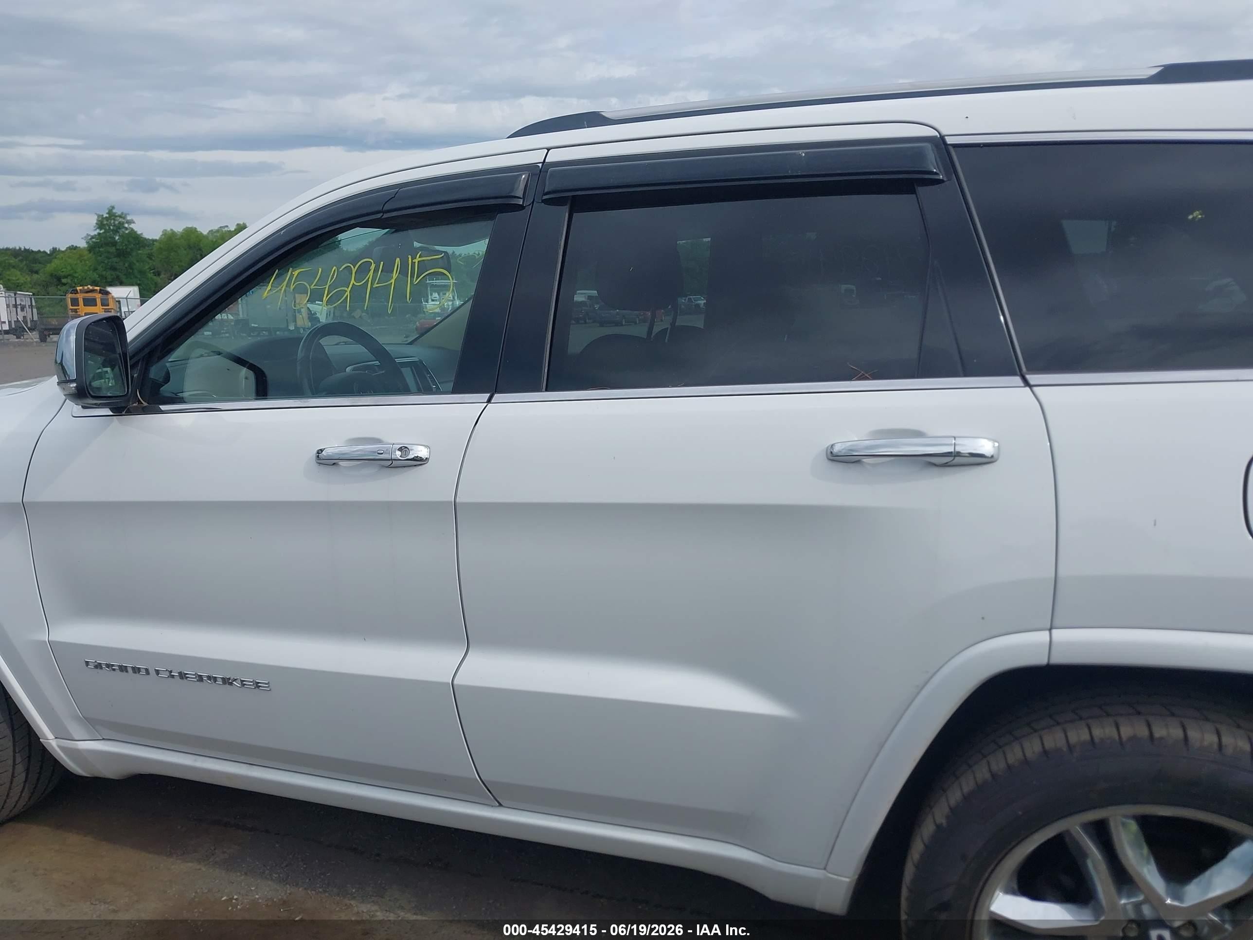 2015 Jeep Grand Cherokee Overland Белый vin: 1C4RJFCGXFC768978