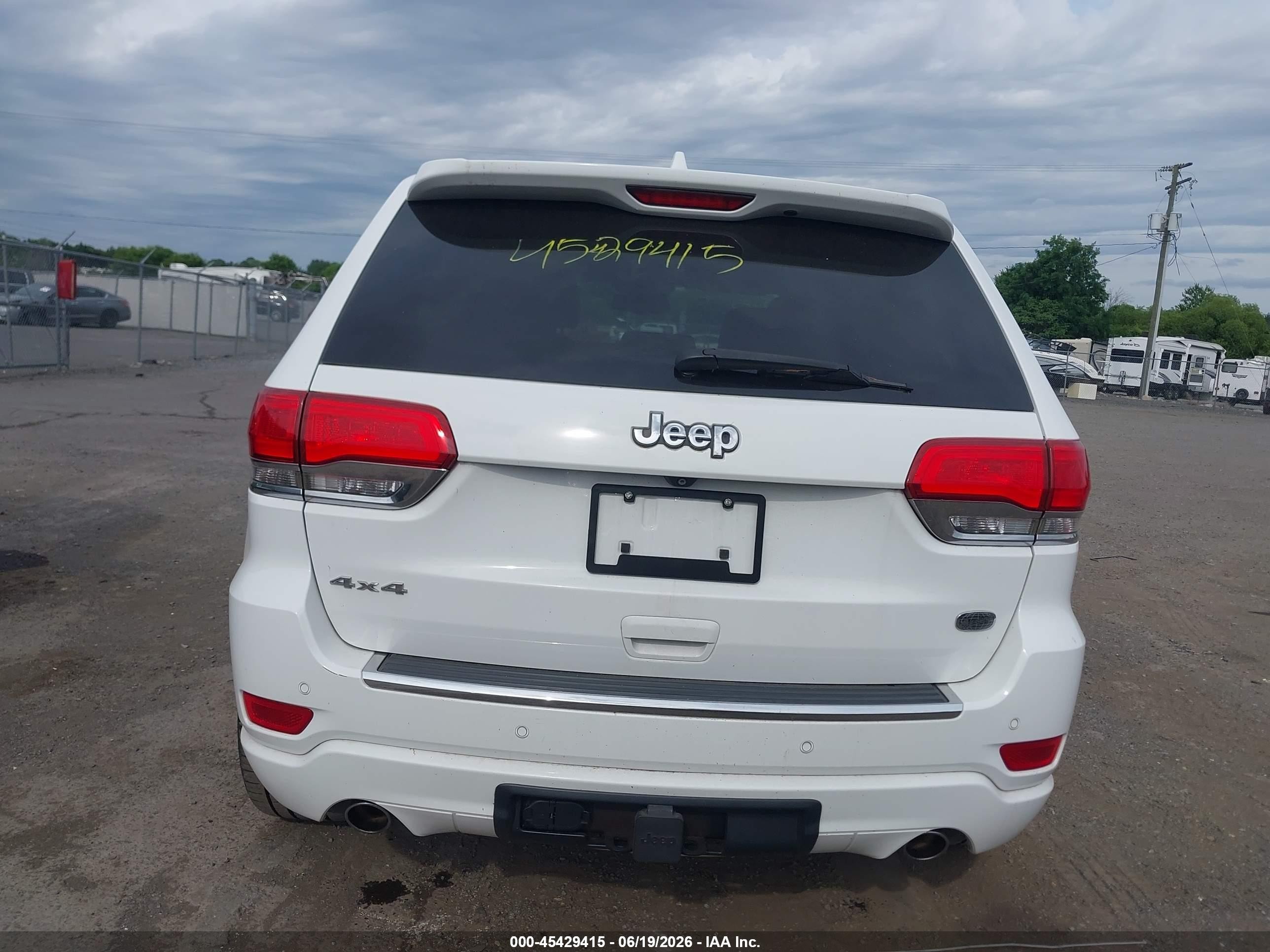 2015 Jeep Grand Cherokee Overland Белый vin: 1C4RJFCGXFC768978