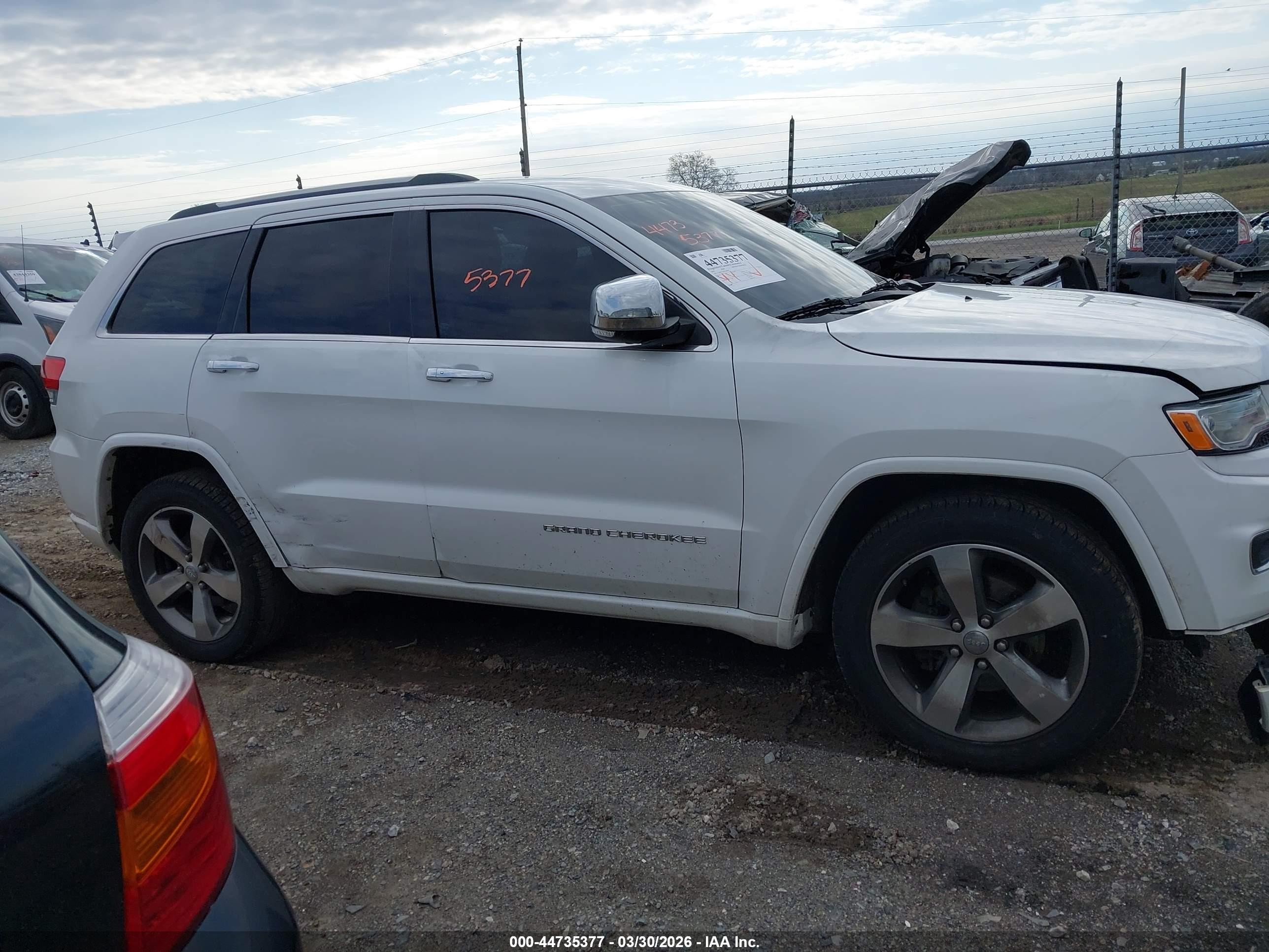 2015 Jeep Grand Cherokee Overland White vin: 1C4RJFCGXFC806581