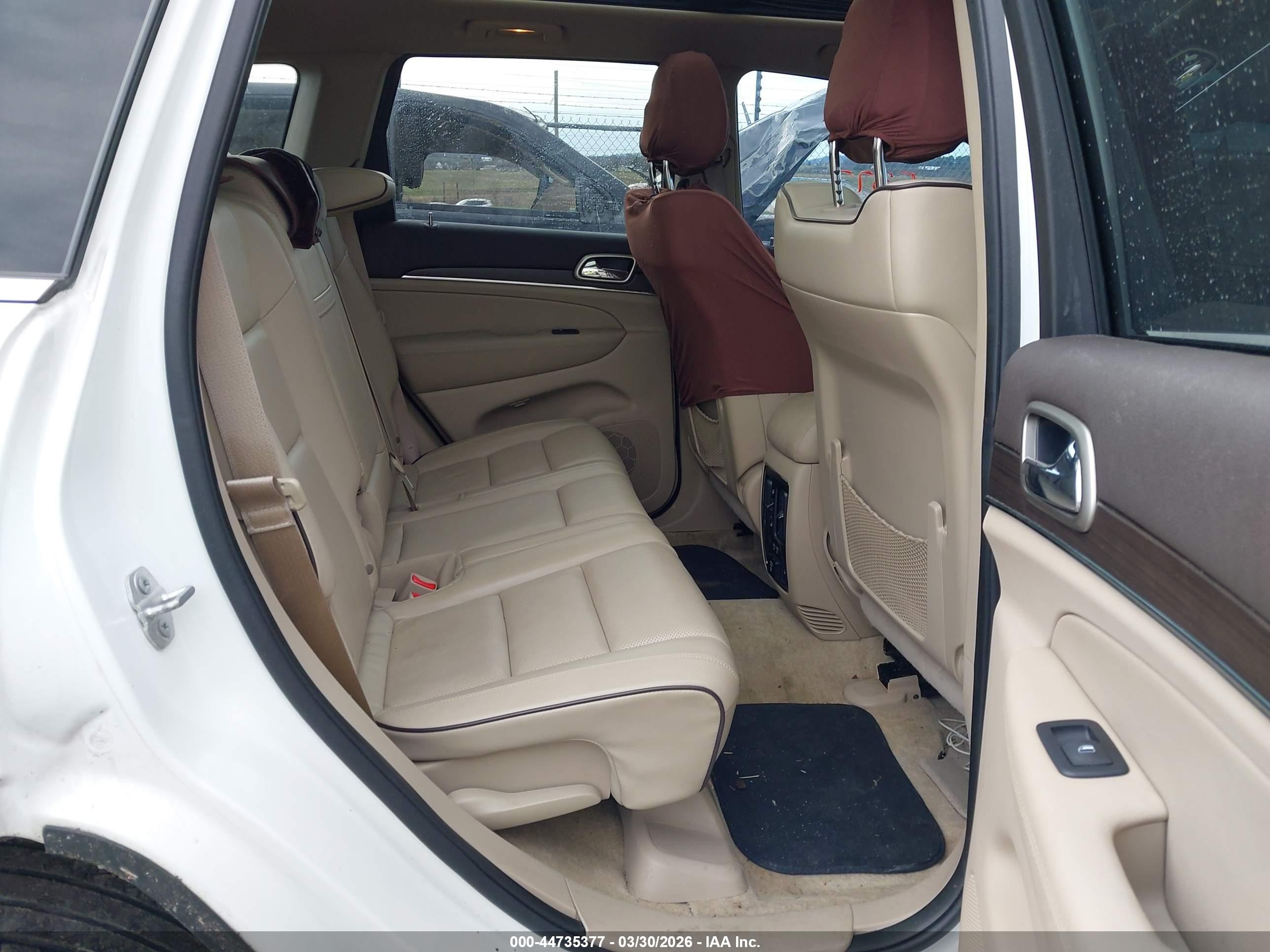 2015 Jeep Grand Cherokee Overland White vin: 1C4RJFCGXFC806581