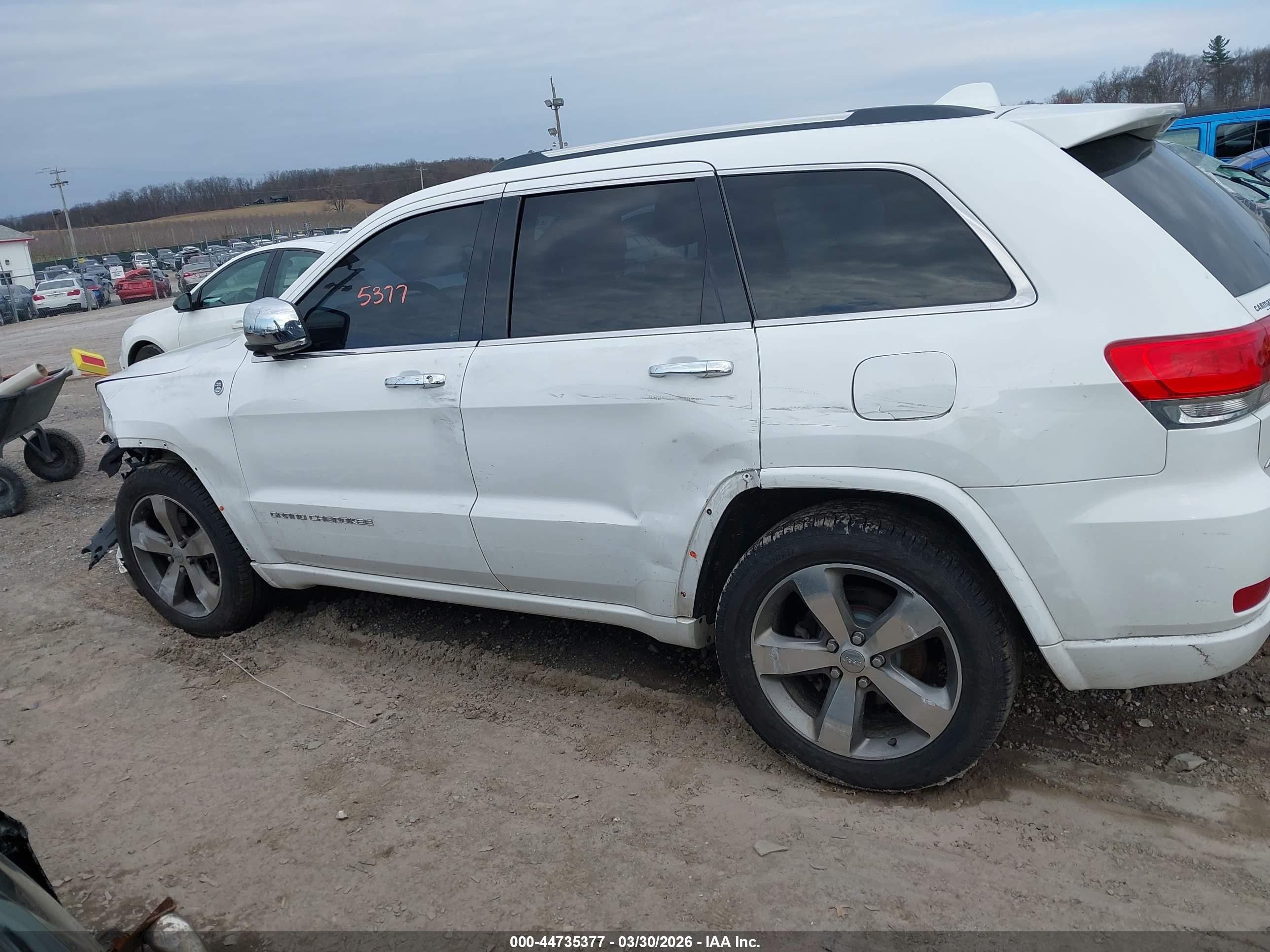 2015 Jeep Grand Cherokee Overland White vin: 1C4RJFCGXFC806581