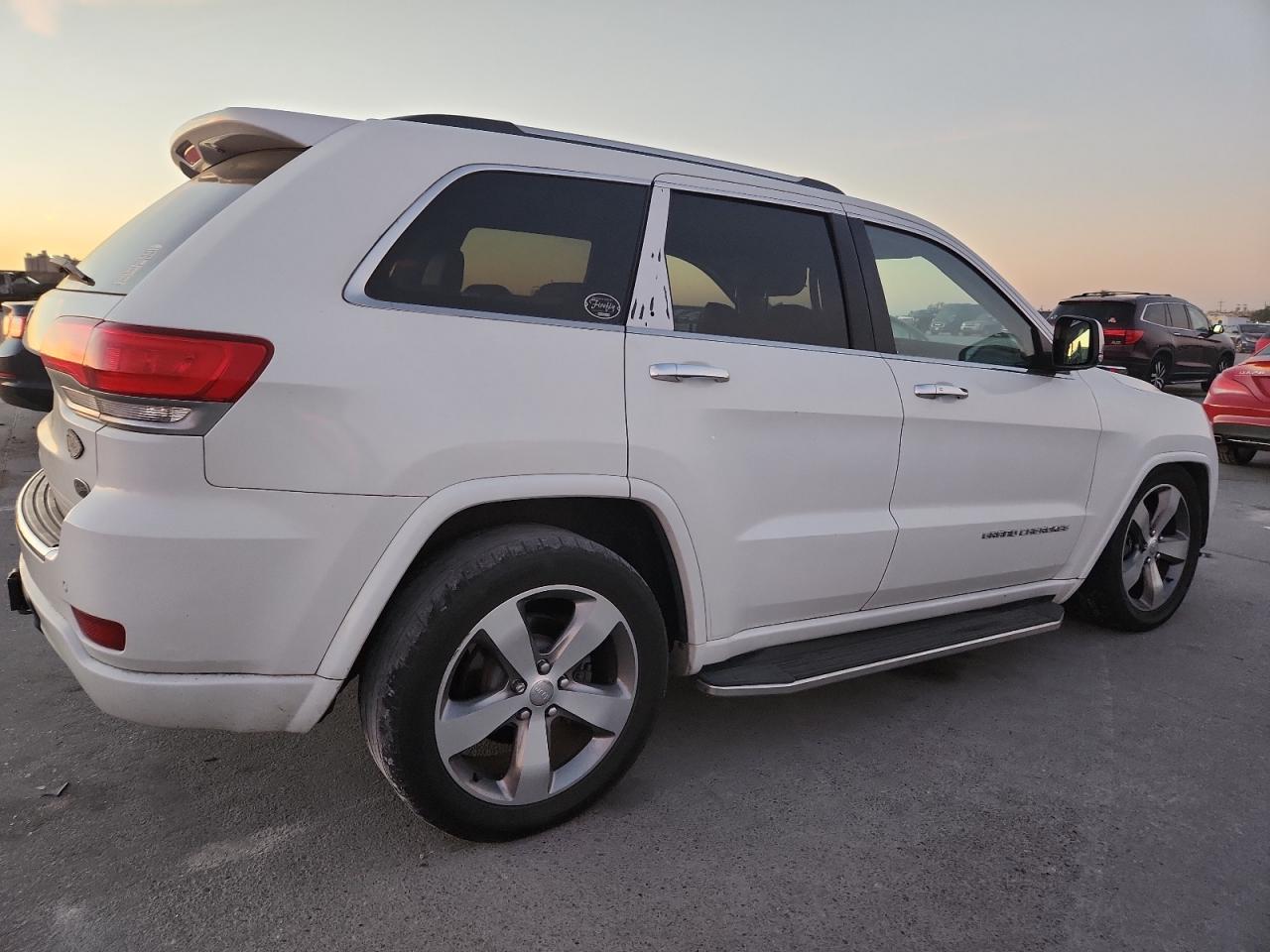 2016 Jeep Grand Cherokee Overland White vin: 1C4RJFCGXGC417585