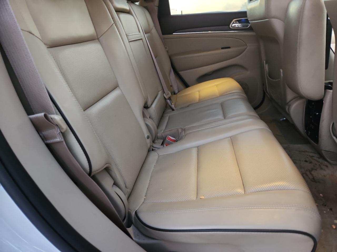 2016 Jeep Grand Cherokee Overland White vin: 1C4RJFCGXGC417585