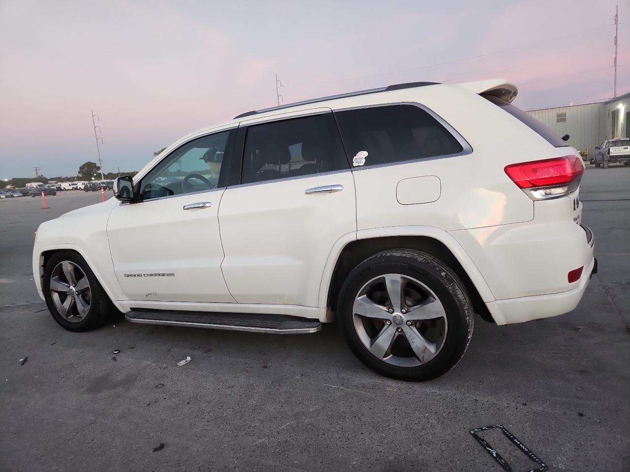 2016 Jeep Grand Cherokee Overland White vin: 1C4RJFCGXGC417585