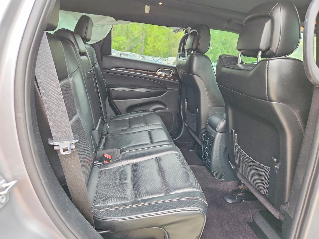 2017 Jeep Grand Cherokee Overland Silver vin: 1C4RJFCGXHC801206