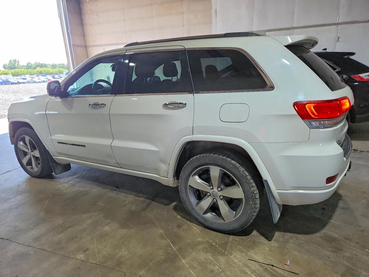 2015 Jeep Grand Cherokee Overland White vin: 1C4RJFCM0FC683606