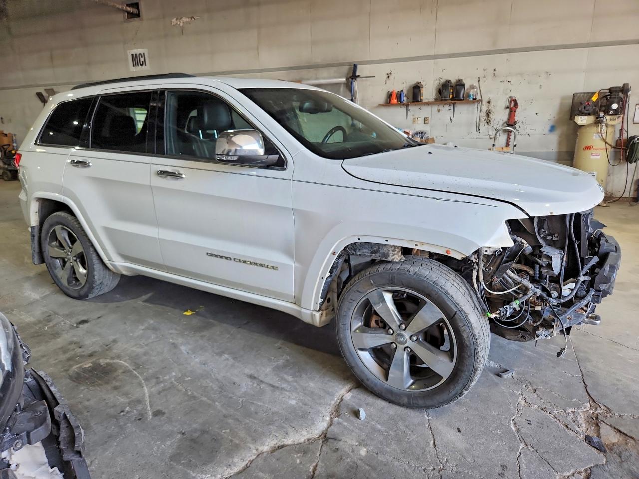 2015 Jeep Grand Cherokee Overland White vin: 1C4RJFCM0FC683606