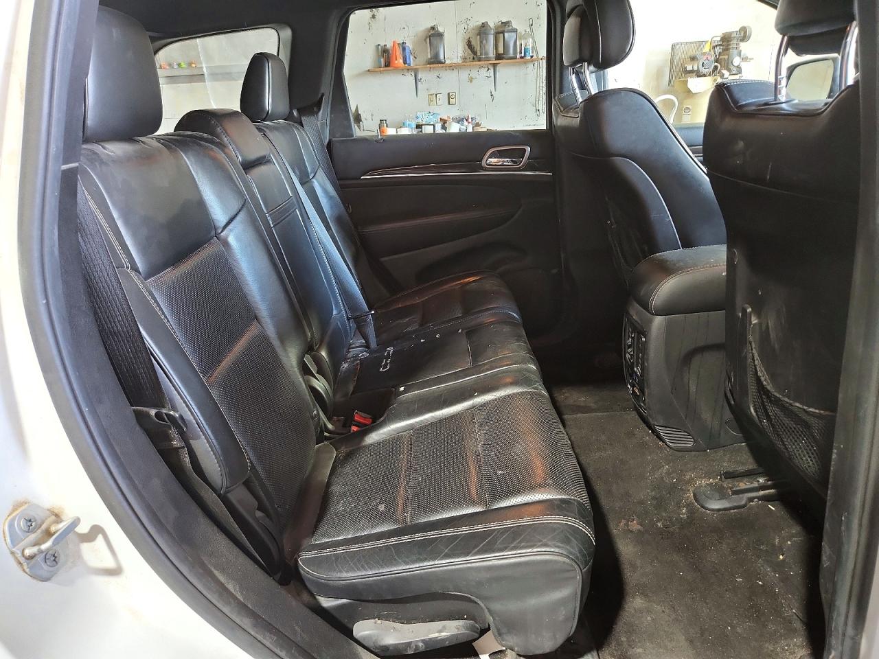 2015 Jeep Grand Cherokee Overland White vin: 1C4RJFCM0FC683606