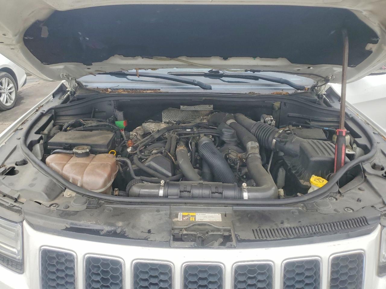 2015 Jeep Grand Cherokee Overland White vin: 1C4RJFCM0FC716622