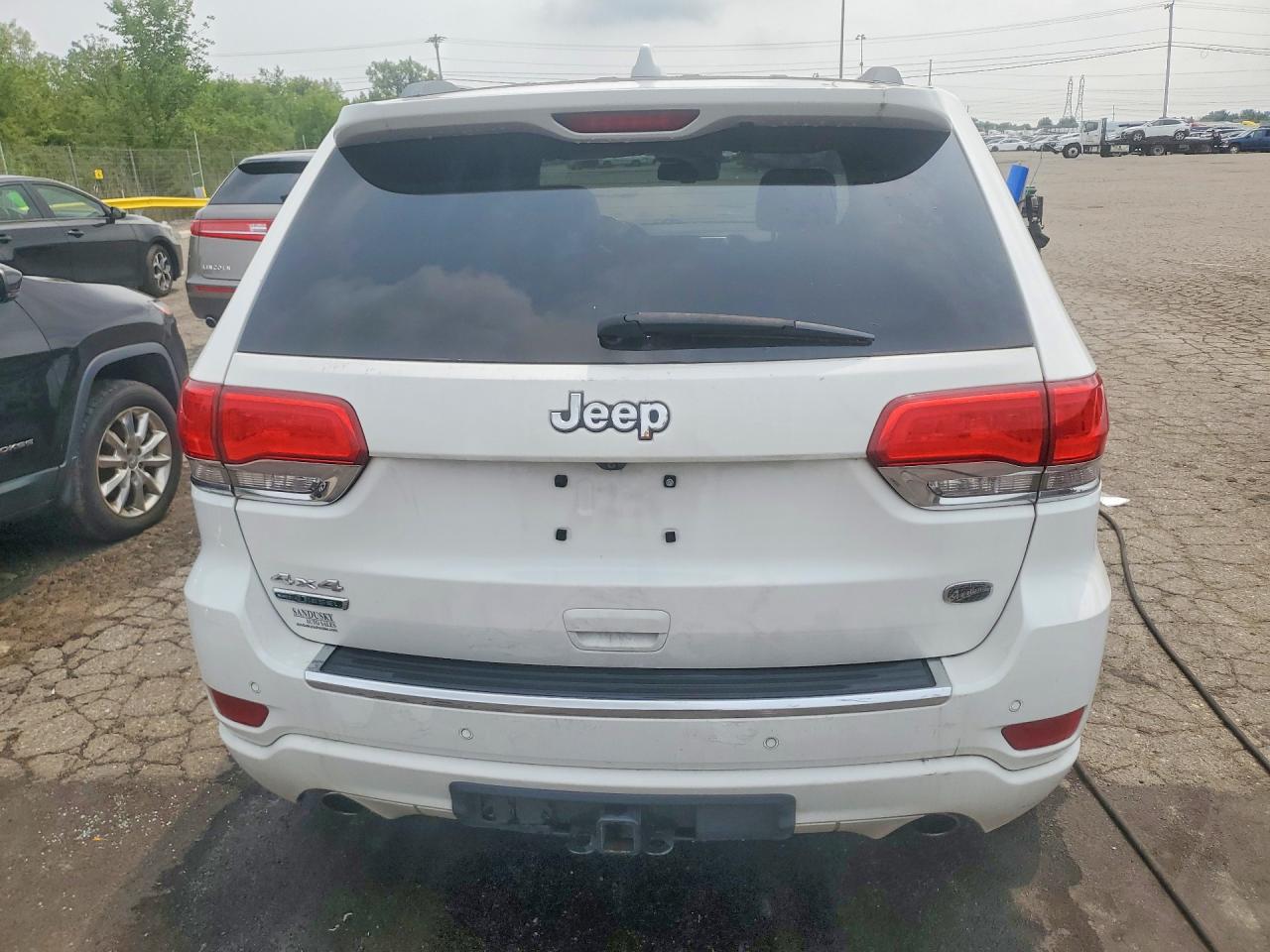 2015 Jeep Grand Cherokee Overland White vin: 1C4RJFCM0FC716622