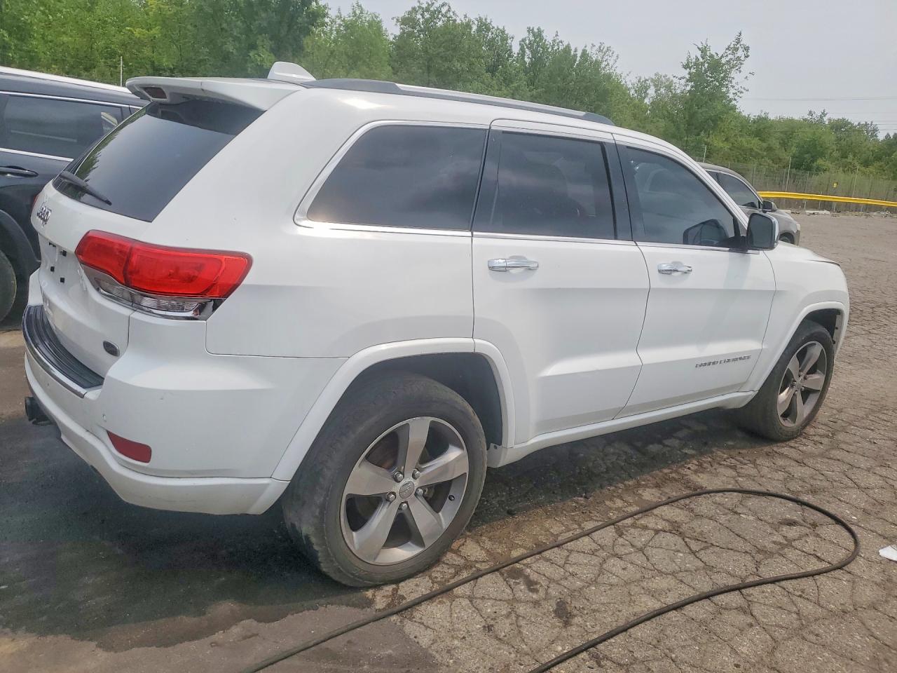 2015 Jeep Grand Cherokee Overland White vin: 1C4RJFCM0FC716622