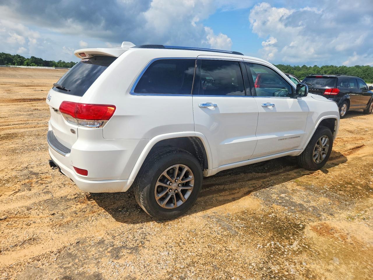 2014 Jeep Grand Cherokee Overland White vin: 1C4RJFCM2EC302336
