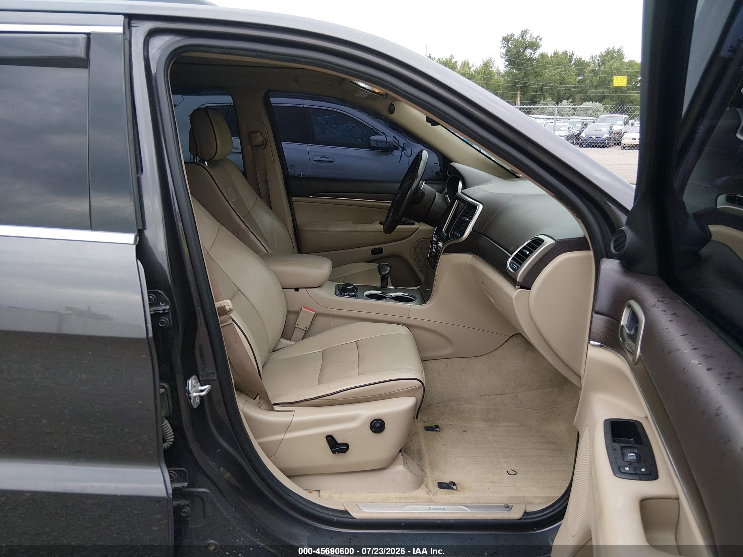 2015 Jeep Grand Cherokee Overland Gray vin: 1C4RJFCM5FC242148