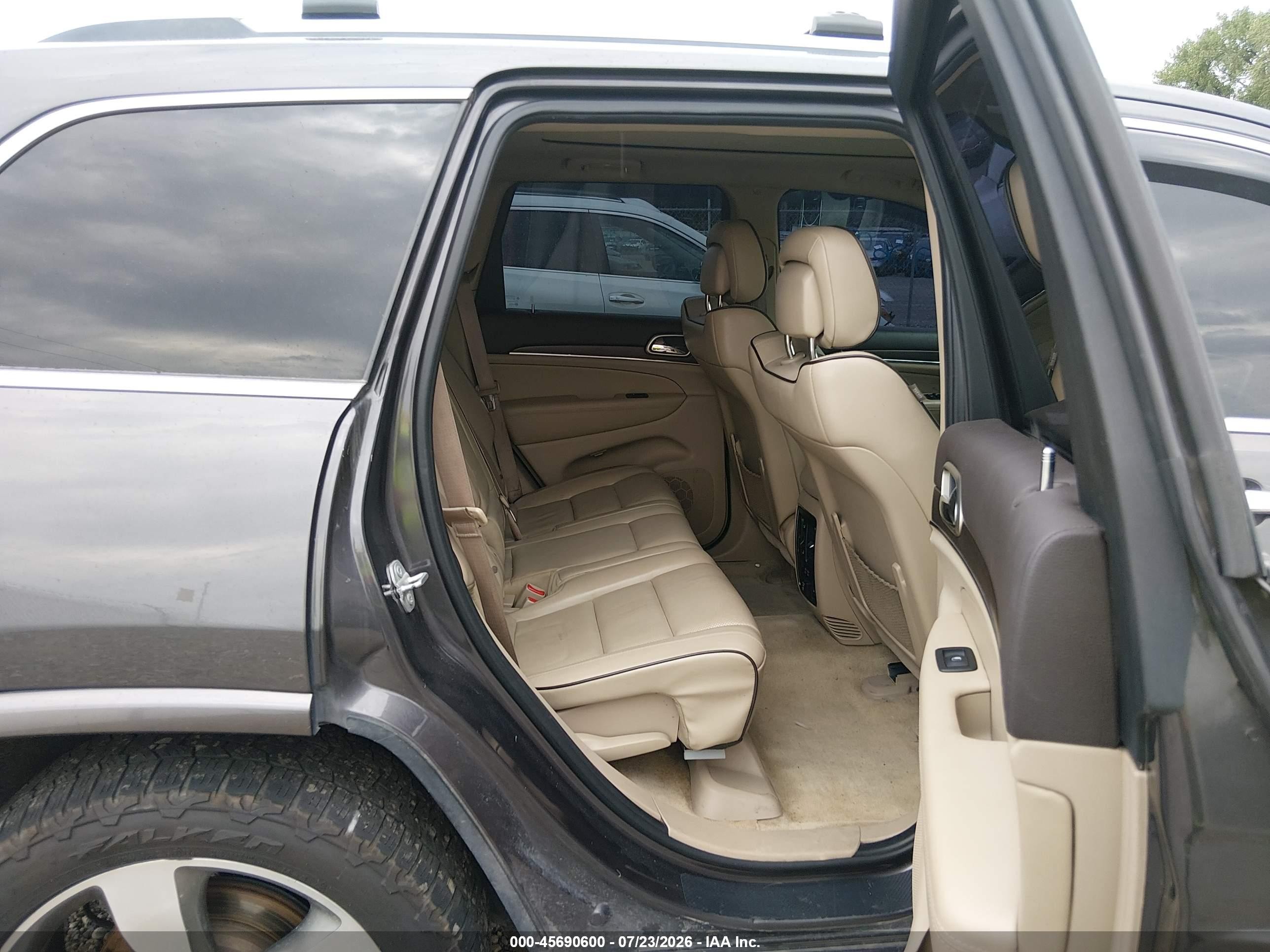 2015 Jeep Grand Cherokee Overland Gray vin: 1C4RJFCM5FC242148