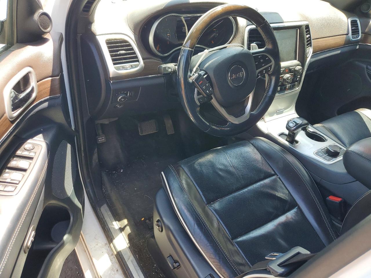 2015 Jeep Grand Cherokee Overland White vin: 1C4RJFCM5FC714493