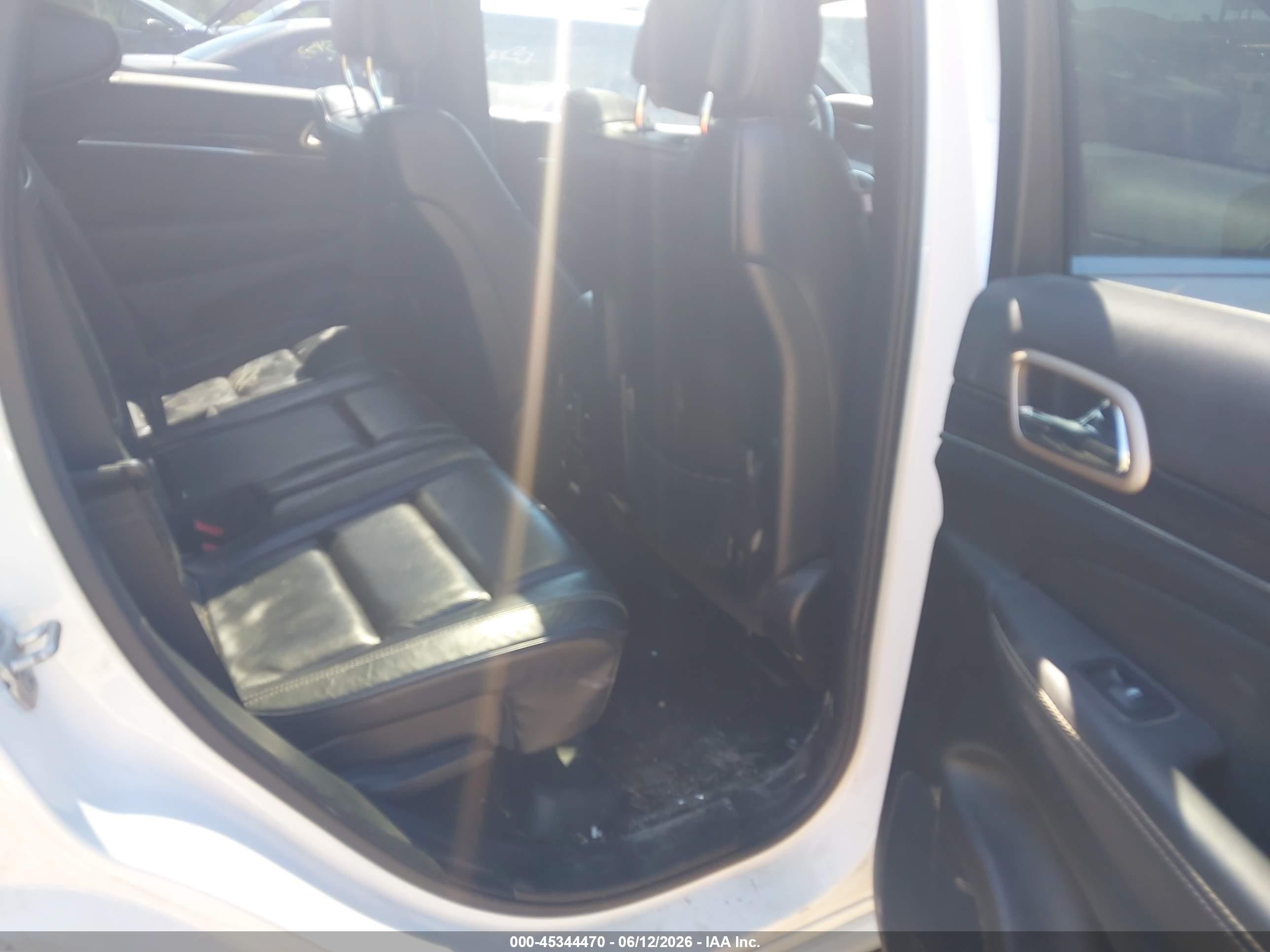2015 Jeep Grand Cherokee Overland White vin: 1C4RJFCM8FC730915