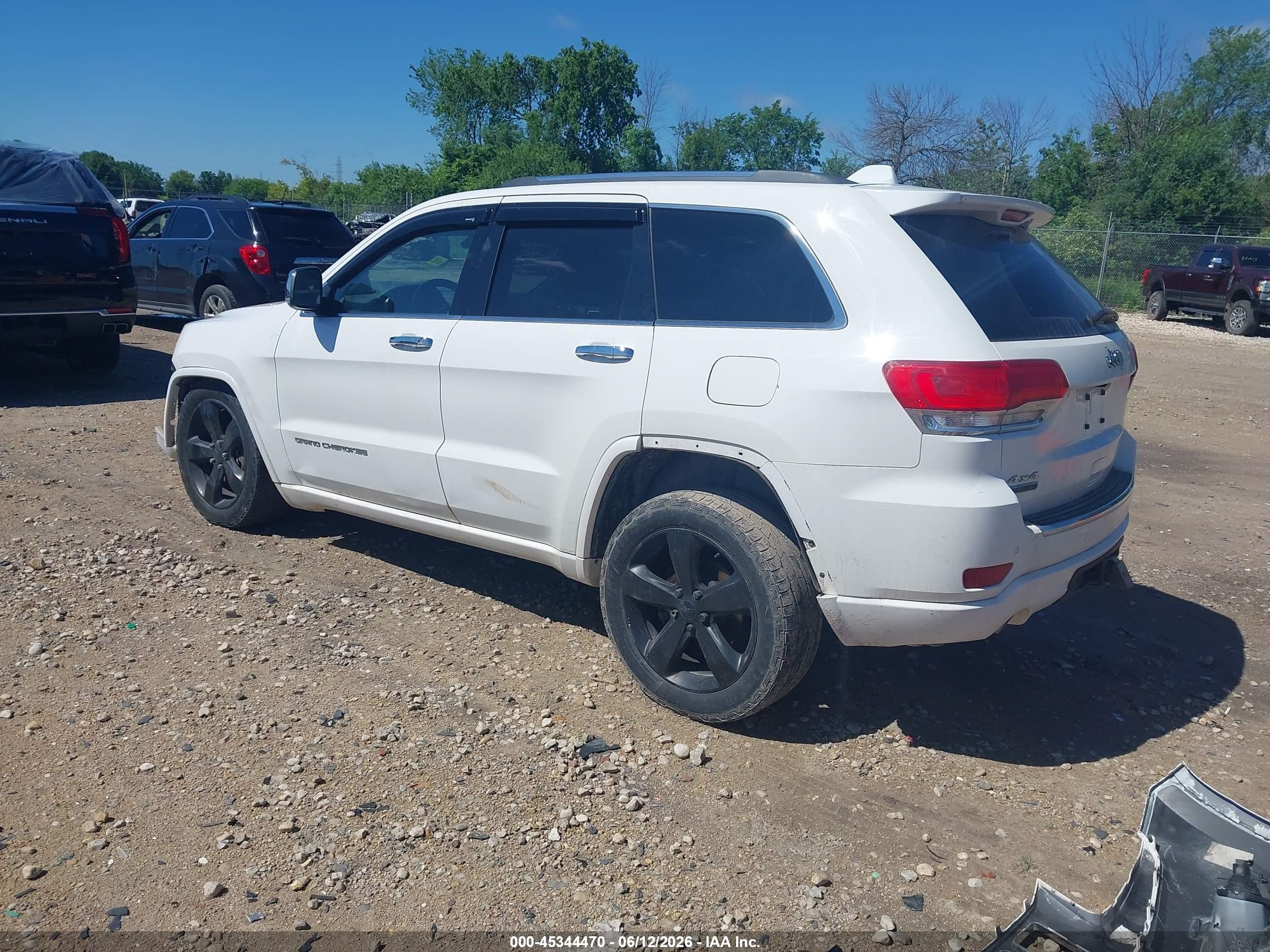 2015 Jeep Grand Cherokee Overland White vin: 1C4RJFCM8FC730915