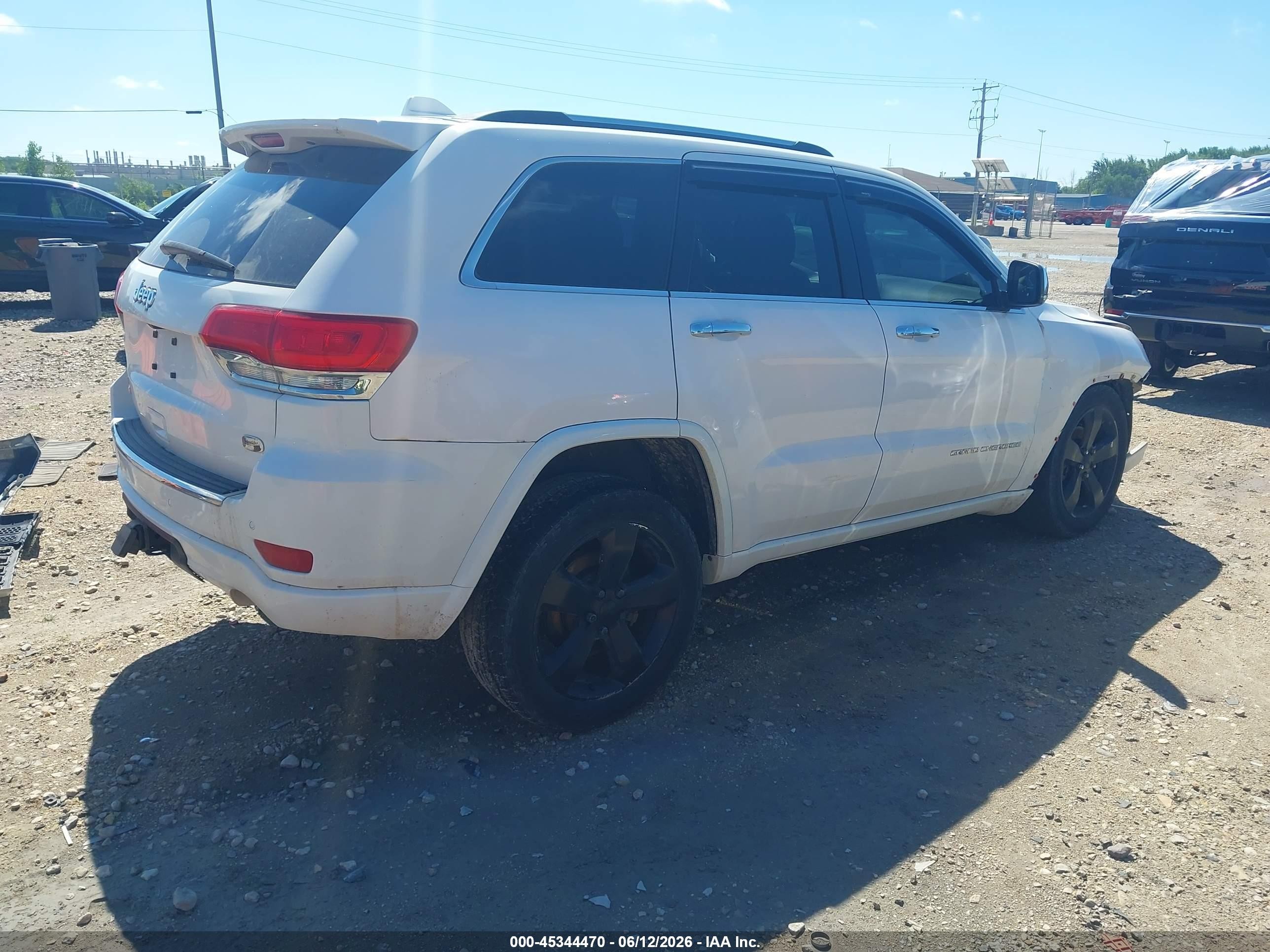 2015 Jeep Grand Cherokee Overland White vin: 1C4RJFCM8FC730915