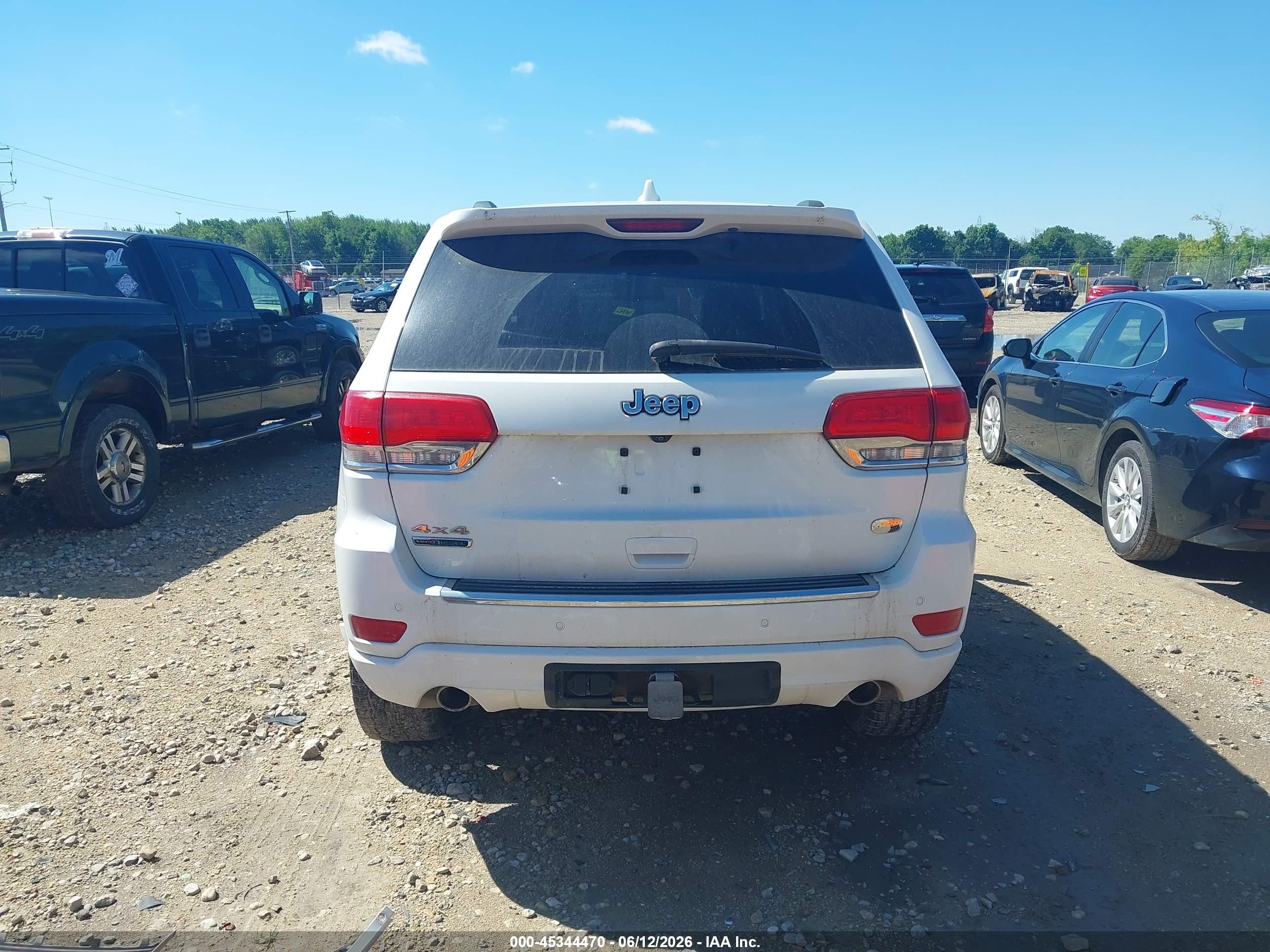 2015 Jeep Grand Cherokee Overland White vin: 1C4RJFCM8FC730915