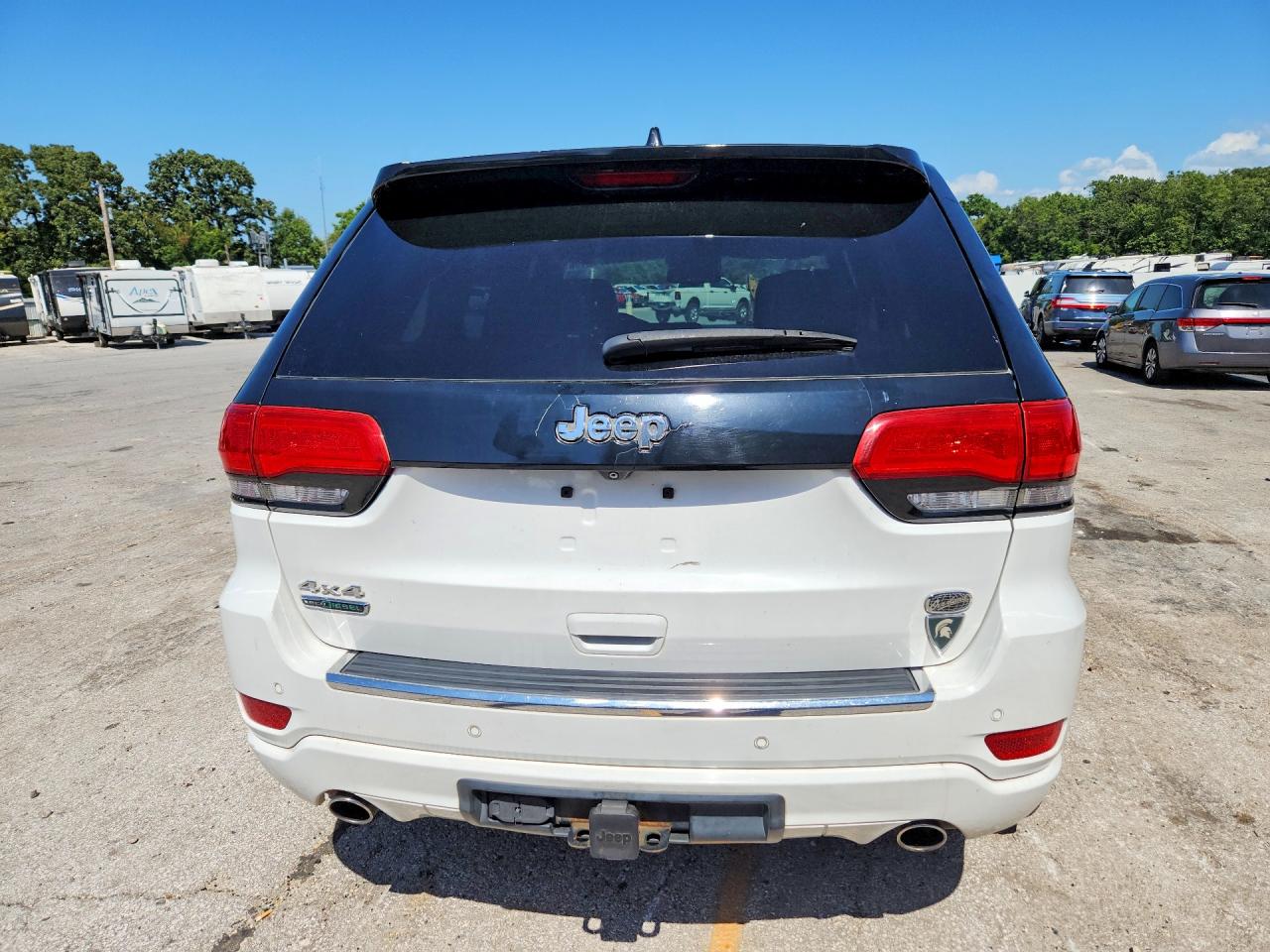 2015 Jeep Grand Cherokee Overland White vin: 1C4RJFCM8FC770234