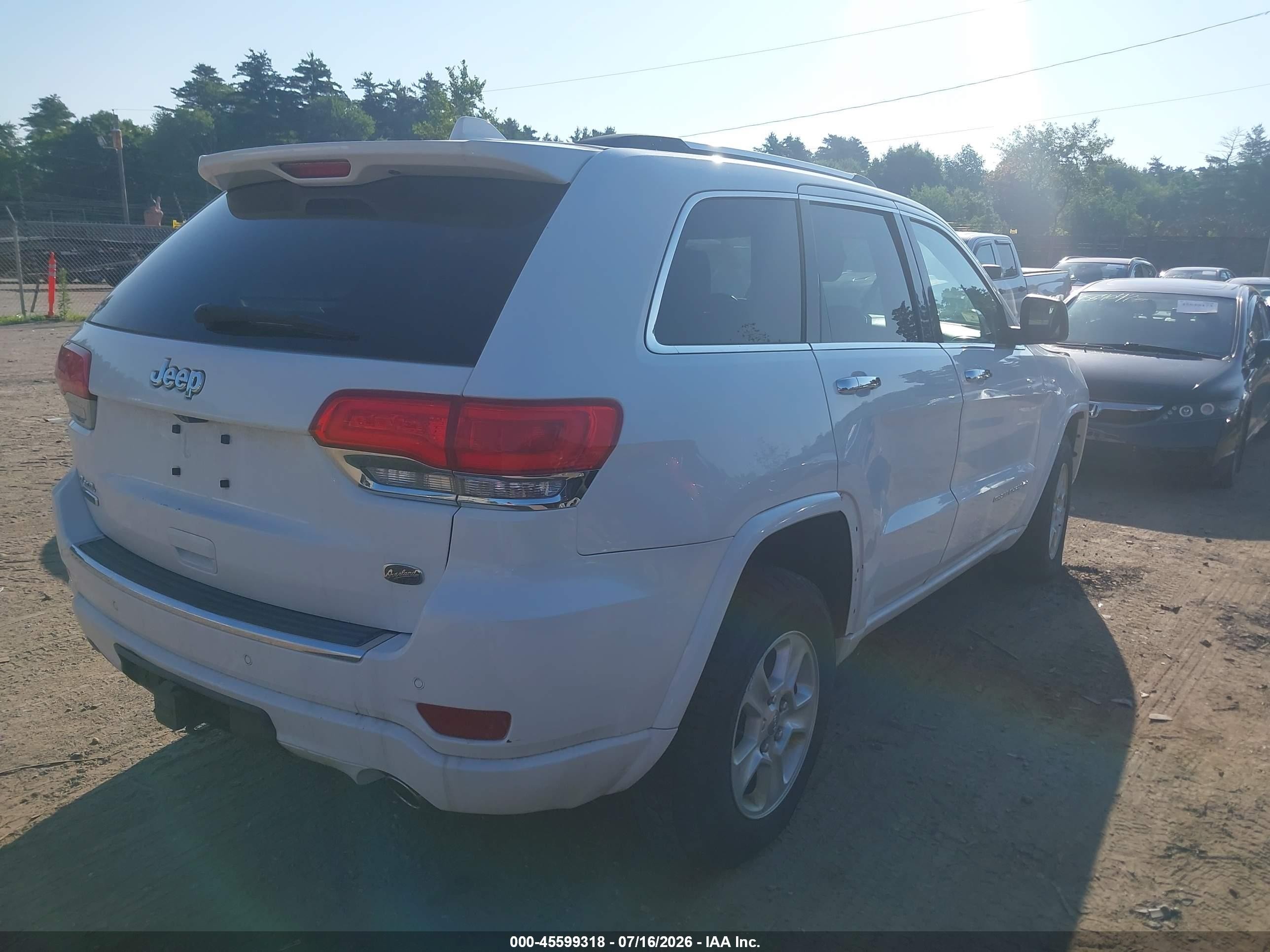 2015 Jeep Grand Cherokee Overland White vin: 1C4RJFCM8FC790967