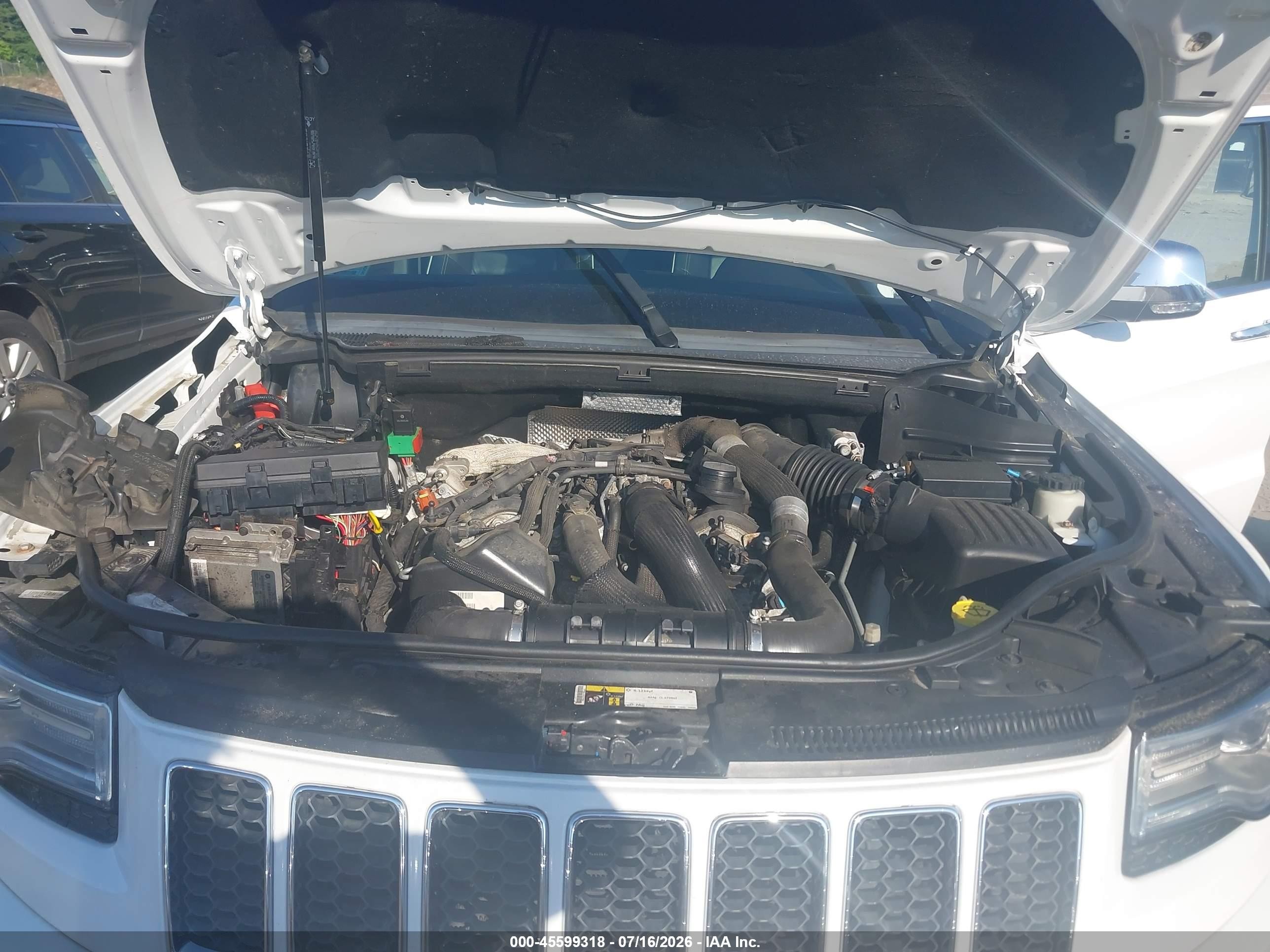 2015 Jeep Grand Cherokee Overland White vin: 1C4RJFCM8FC790967