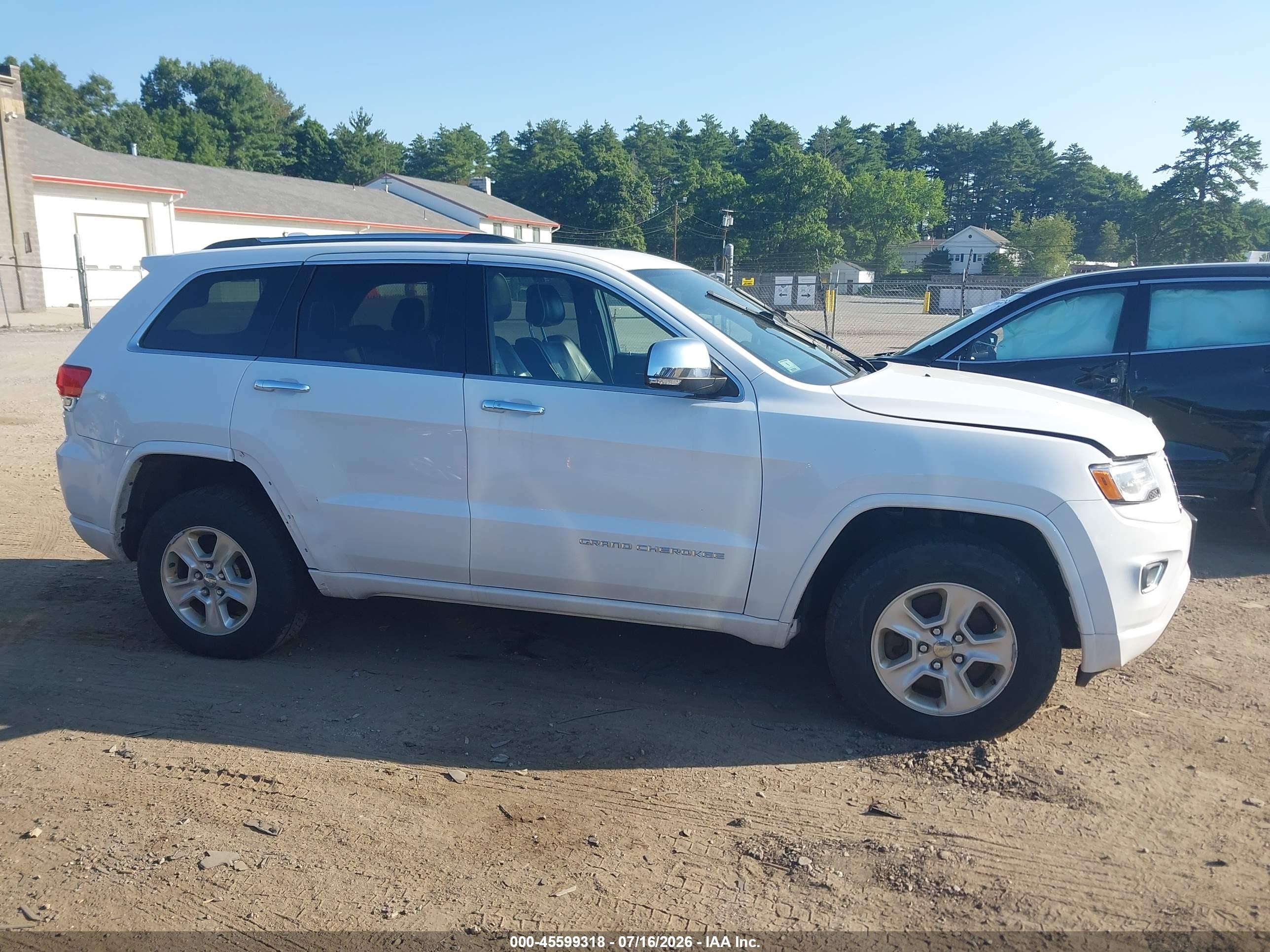 2015 Jeep Grand Cherokee Overland White vin: 1C4RJFCM8FC790967