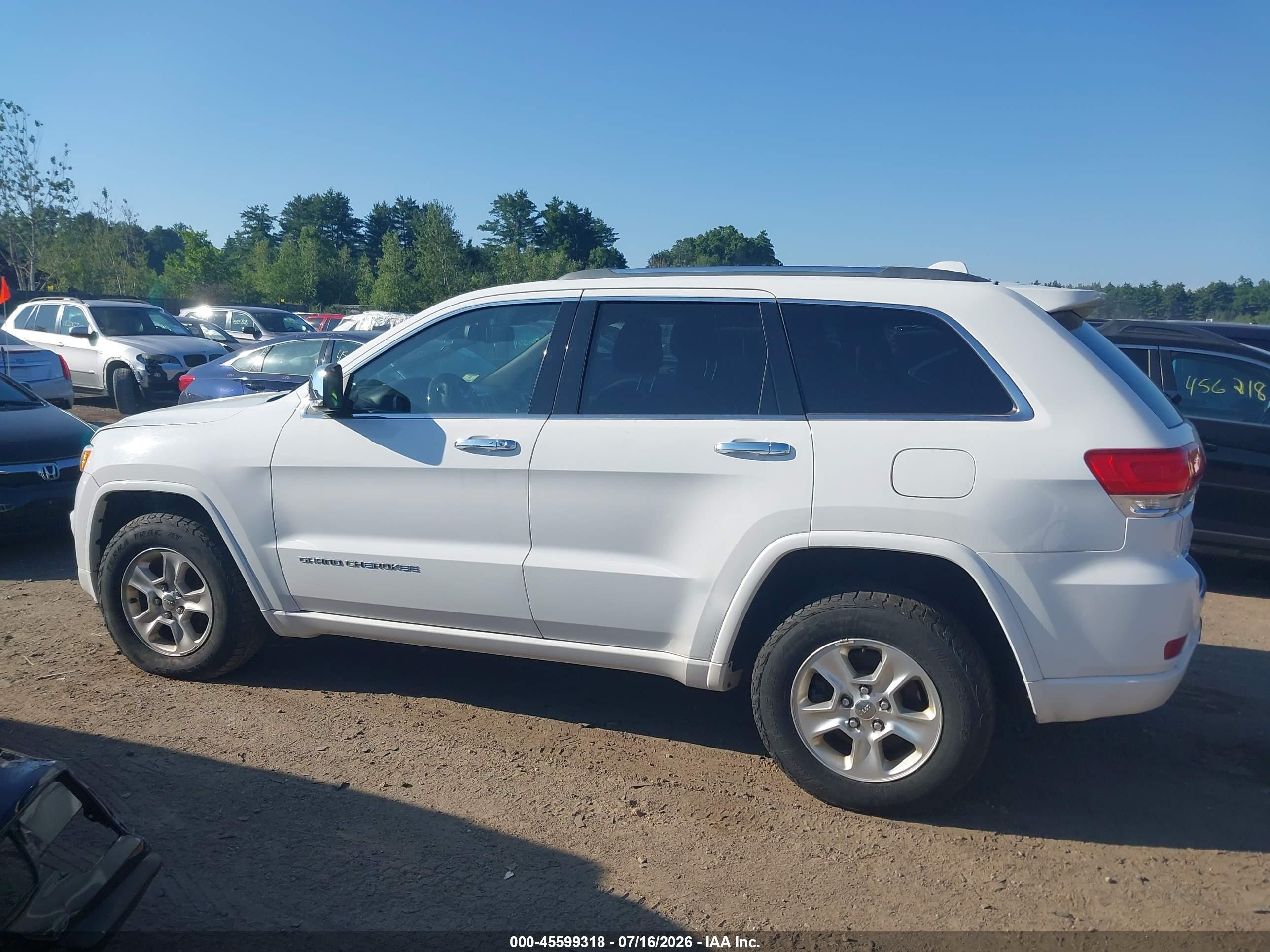 2015 Jeep Grand Cherokee Overland White vin: 1C4RJFCM8FC790967