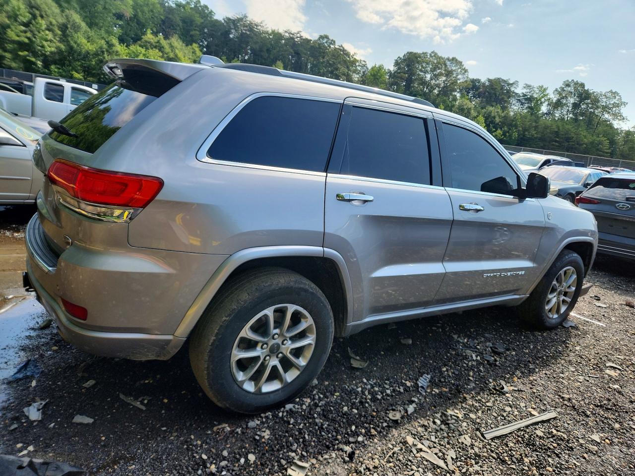 2015 Jeep Grand Cherokee Overland Silver vin: 1C4RJFCM9FC763356