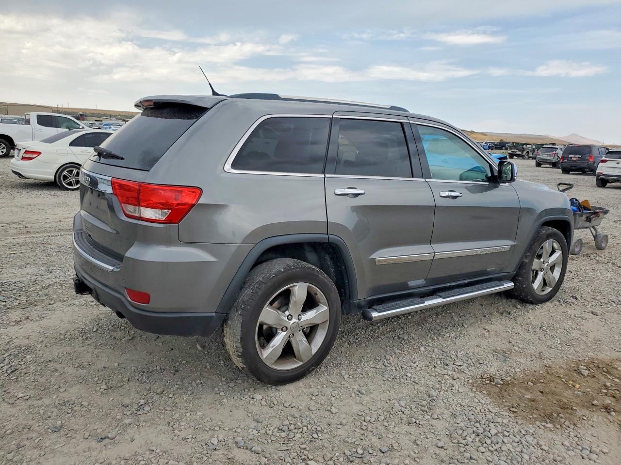 2013 Jeep Grand Cherokee Overland Gray vin: 1C4RJFCT0DC568122