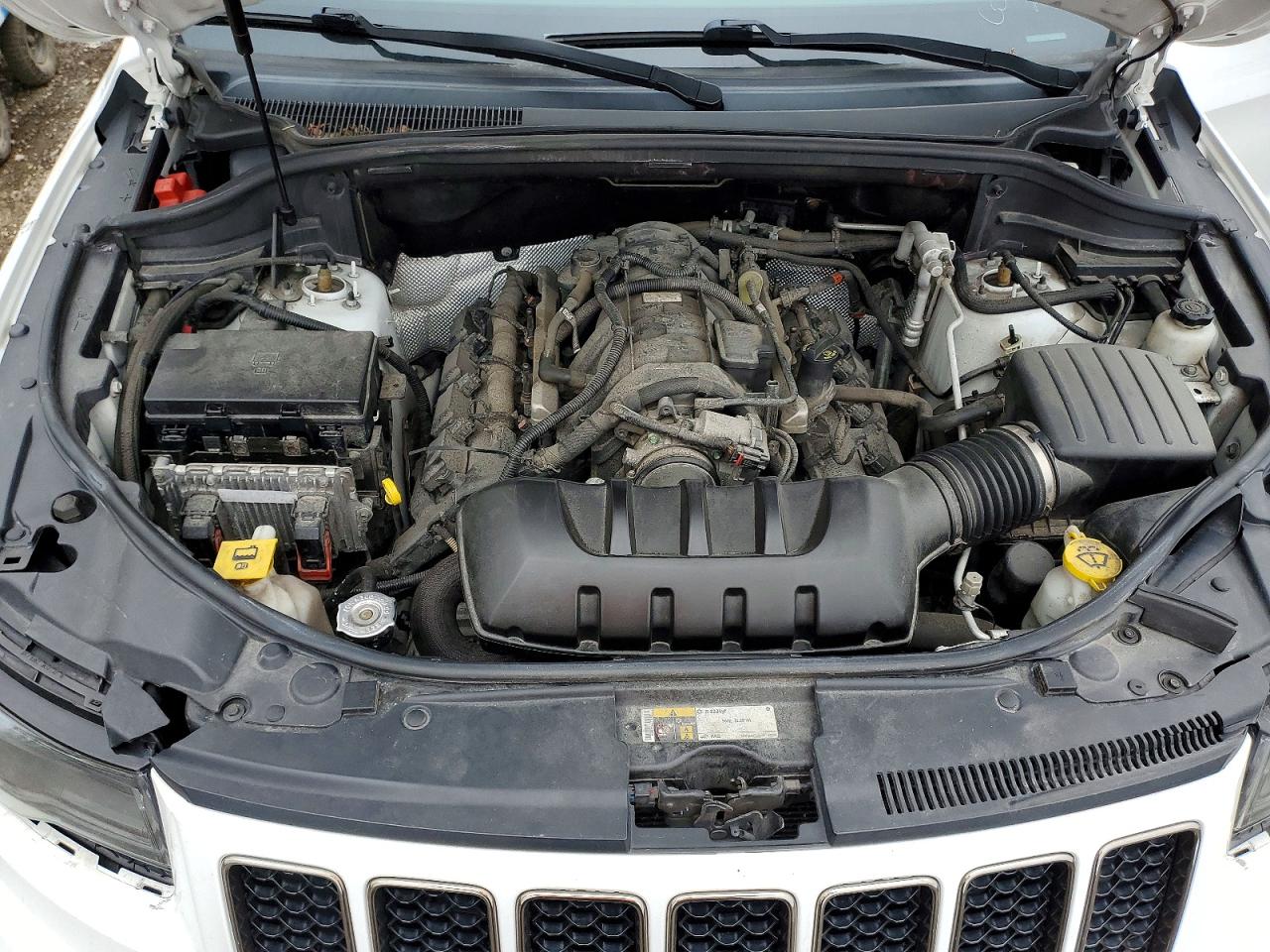 2015 Jeep Grand Cherokee Overland White vin: 1C4RJFCT0FC156382