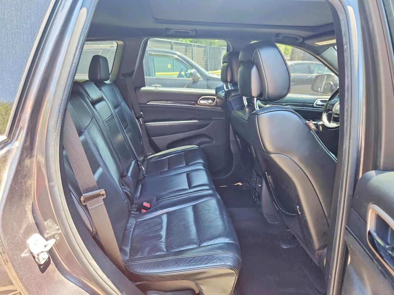 2015 Jeep Grand Cherokee Overland Gray vin: 1C4RJFCT0FC183629