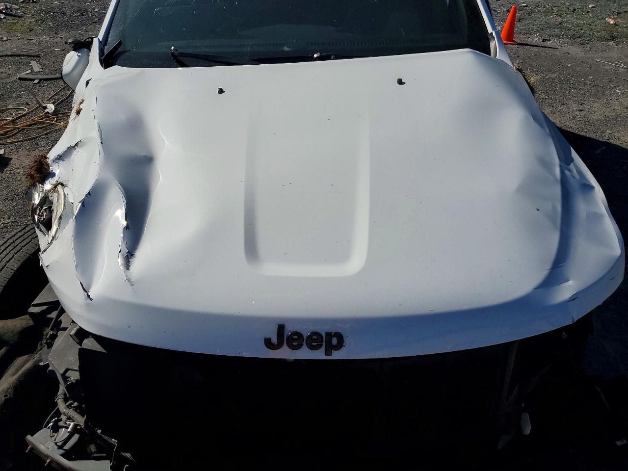 2015 Jeep Grand Cherokee Overland White vin: 1C4RJFCT0FC213292