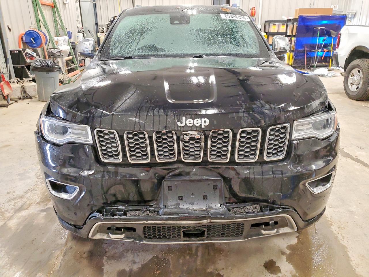 2019 Jeep Grand Cherokee Overland Black vin: 1C4RJFCT0KC569123