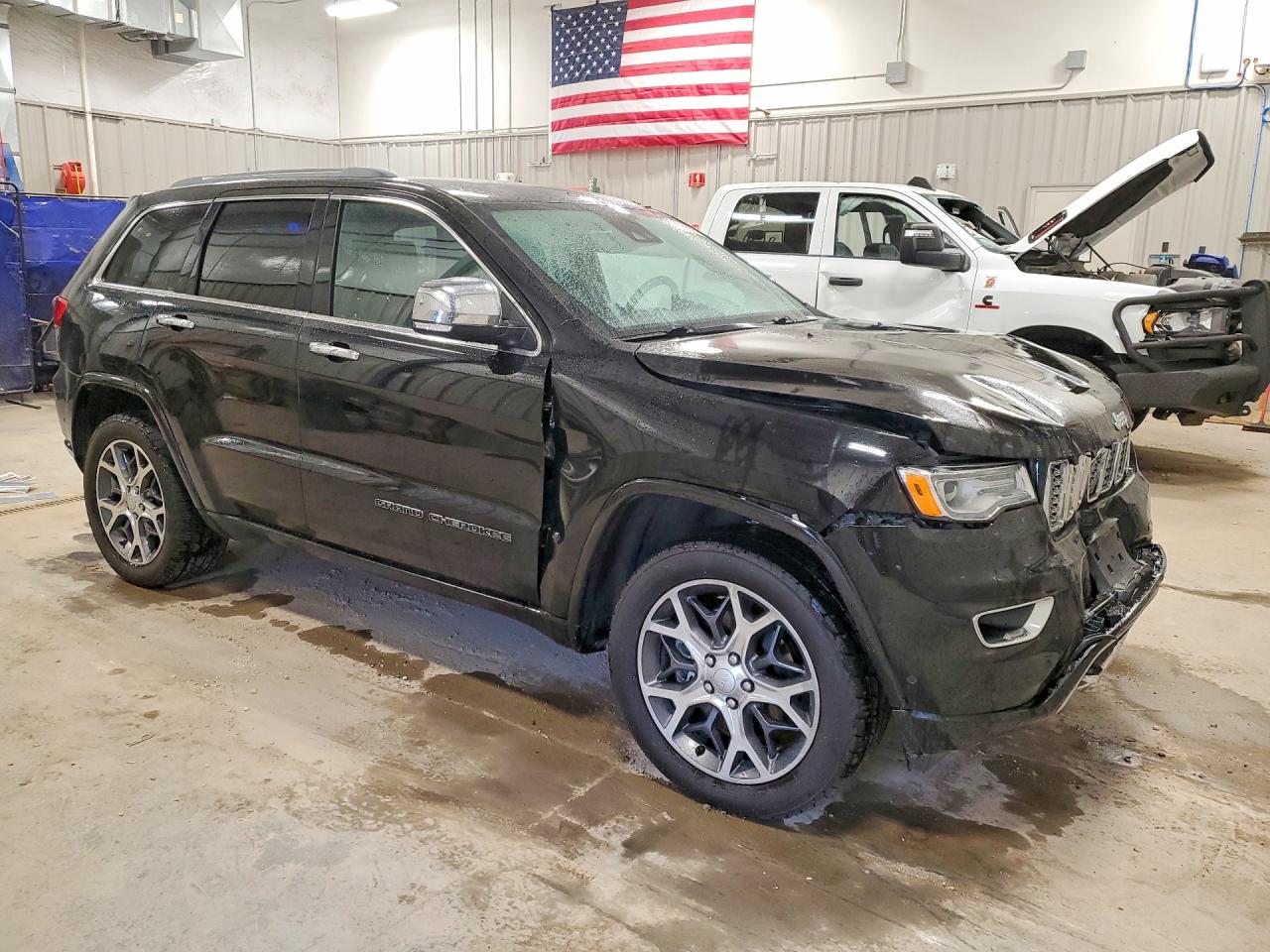 2019 Jeep Grand Cherokee Overland Black vin: 1C4RJFCT0KC569123