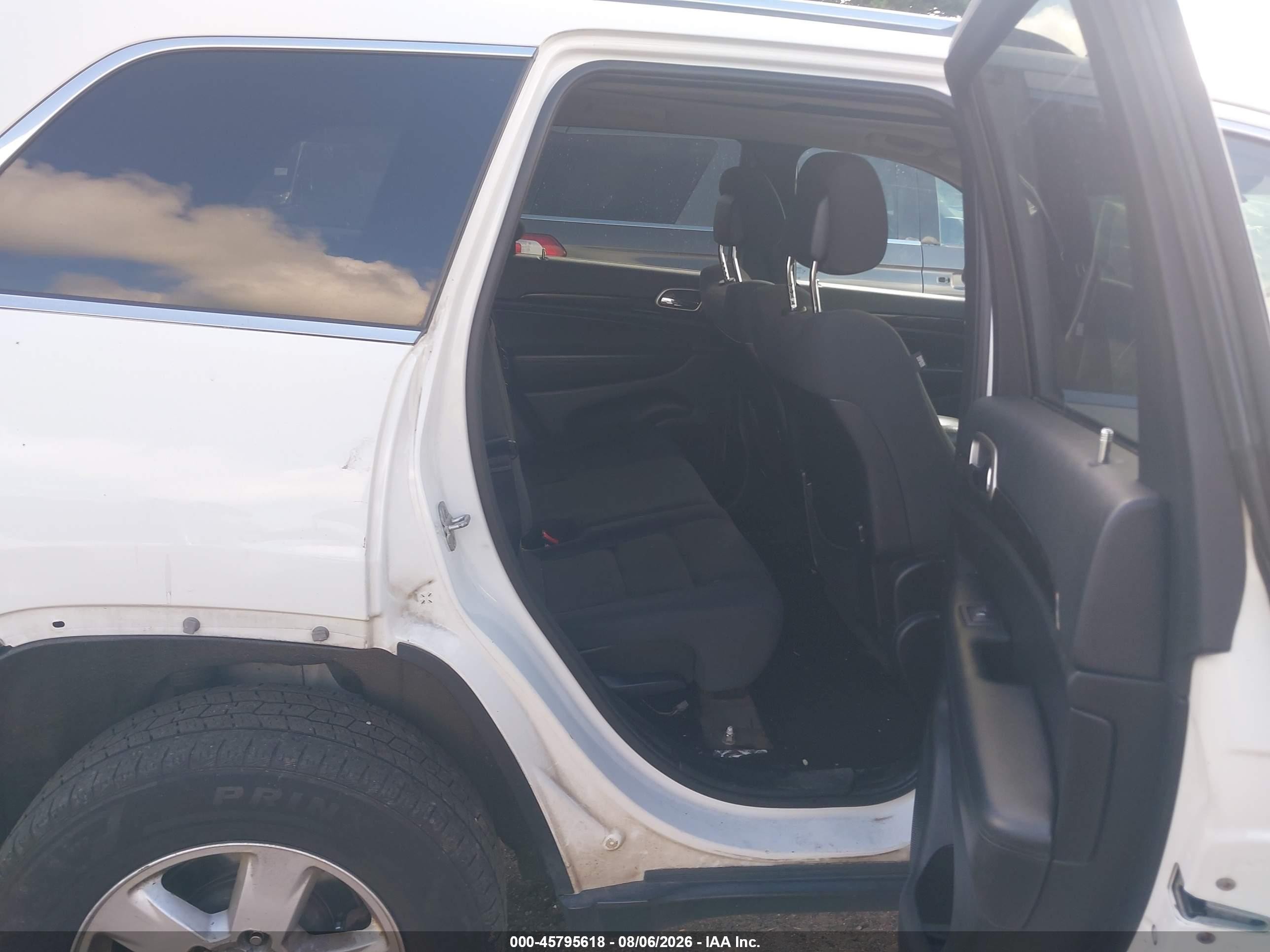 2013 Jeep Grand Cherokee Overland White vin: 1C4RJFCT1DC603265